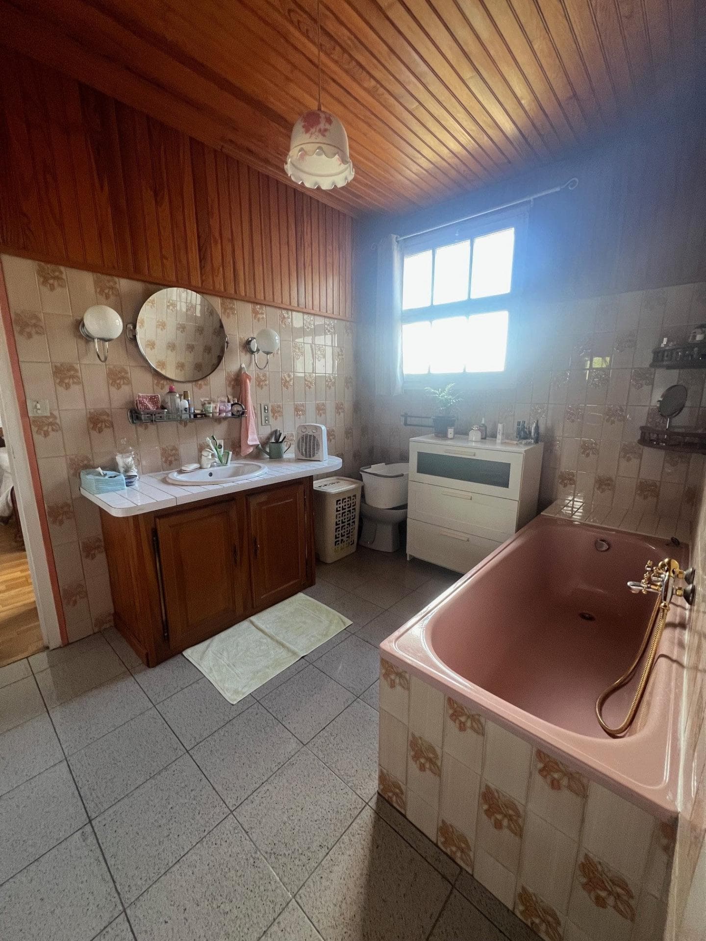 Grande batisse familliale avec dépendance, terrain et piscine à rénover — photo 12