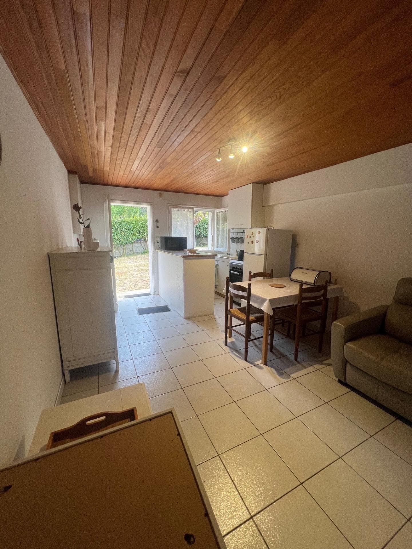 Grande batisse familliale avec dépendance, terrain et piscine à rénover — photo 14