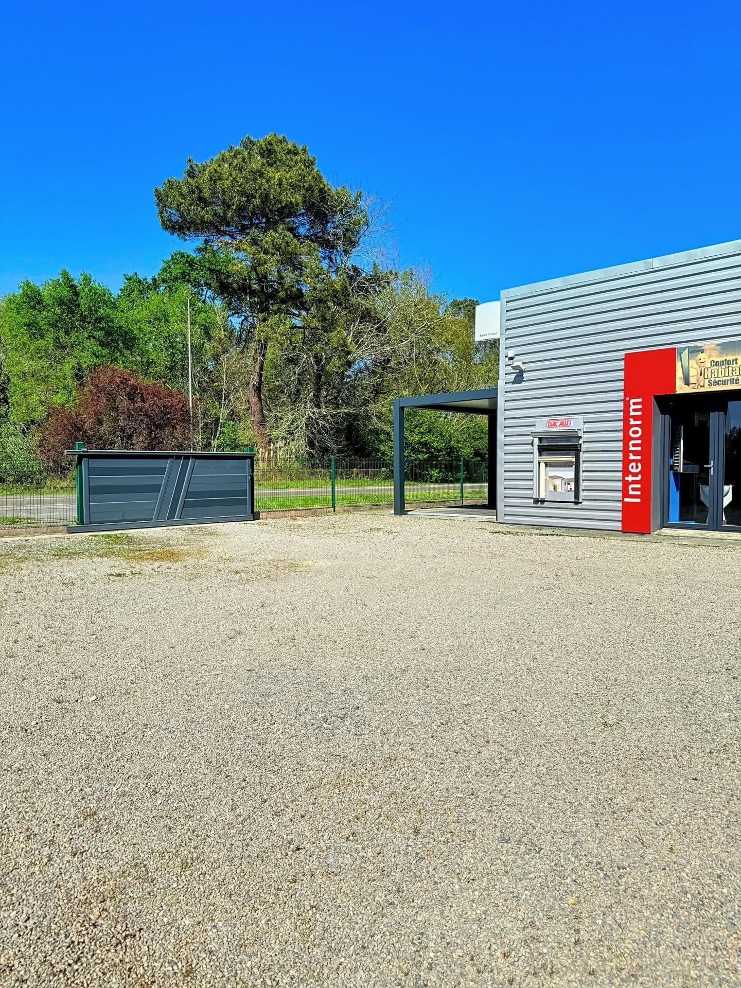 Local commercial en première ligne sur axe passant — photo 2