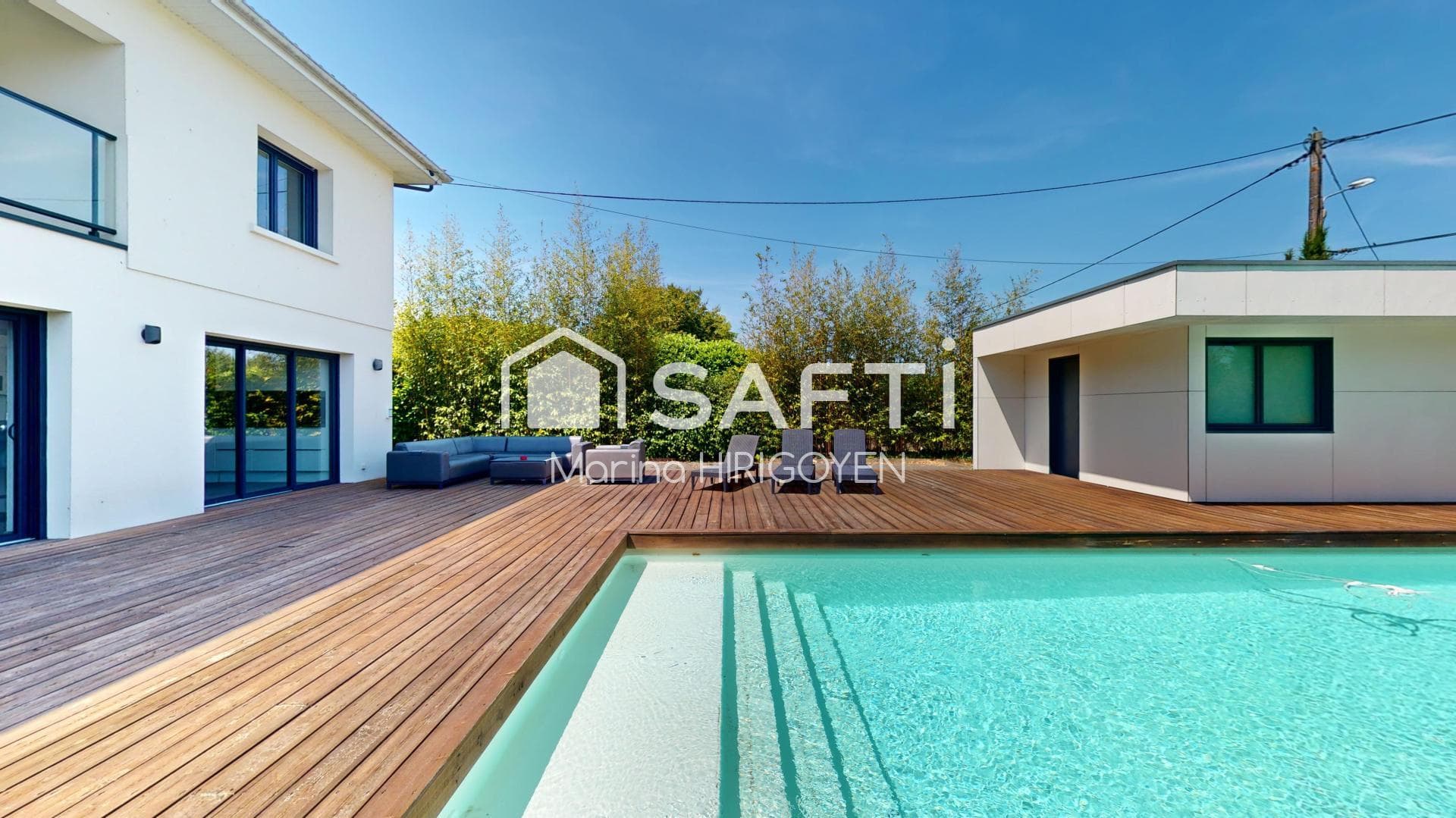 Maison entièrement rénovée 200m2 avec garage