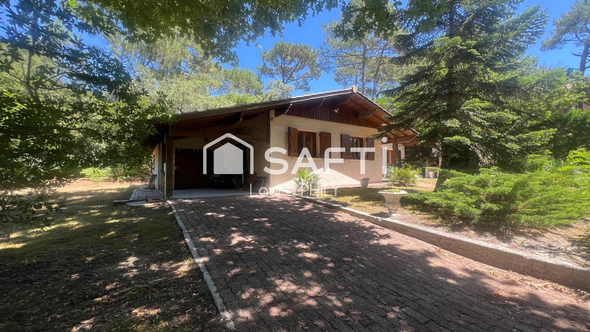 Dans un environnement paisible, cette maison de plain-pied est idéalement située à quelques centaines de mètres du lac. — photo 12