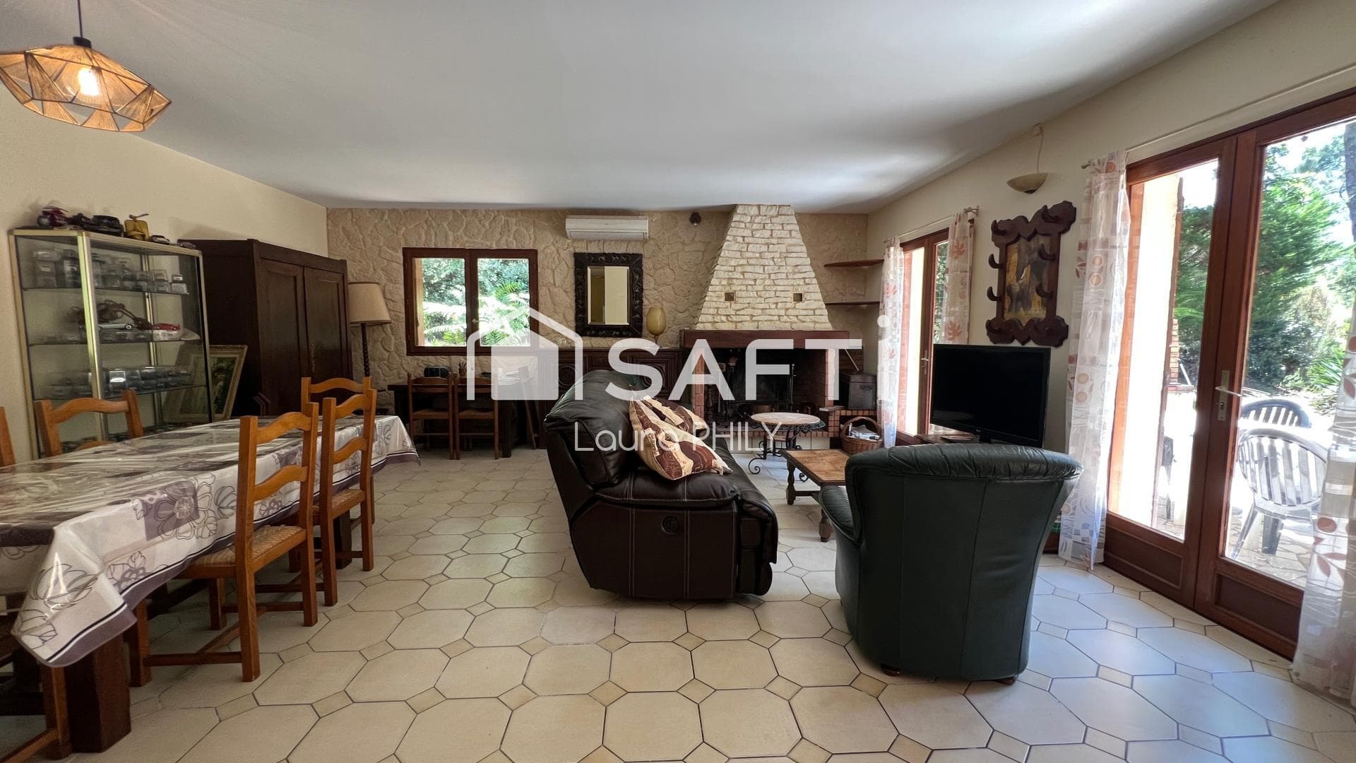 Dans un environnement paisible, cette maison de plain-pied est idéalement située à quelques centaines de mètres du lac. — photo 3