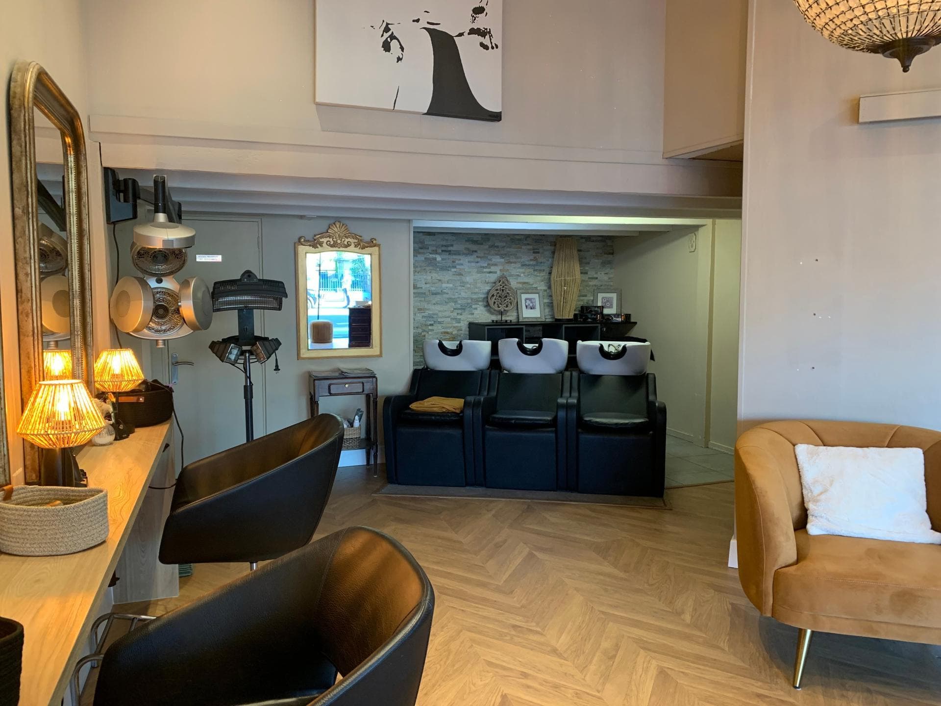 Salon de coiffure clé en main, affaire rentable. — photo 4