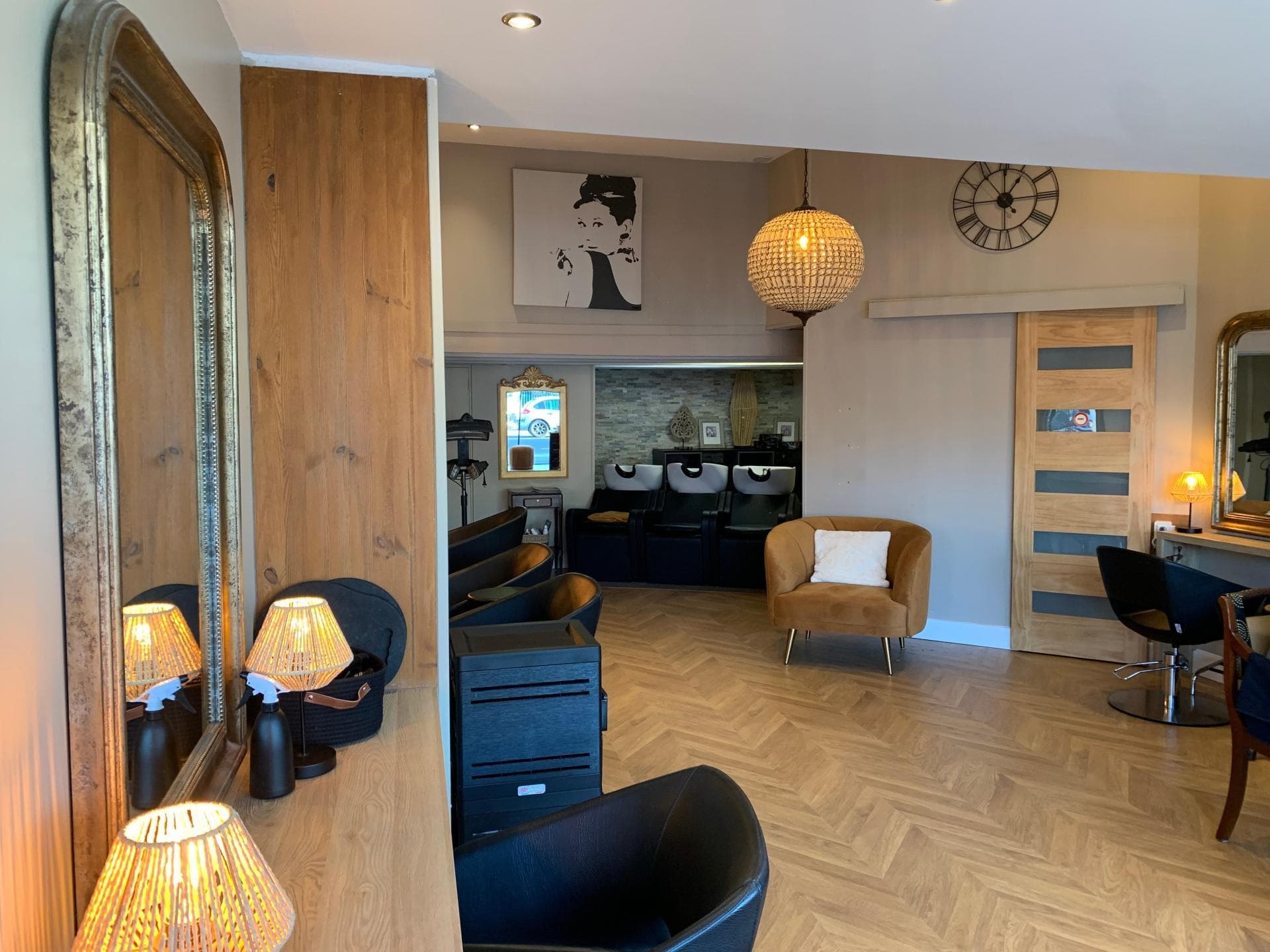 Salon de coiffure clé en main, affaire rentable. — photo 5
