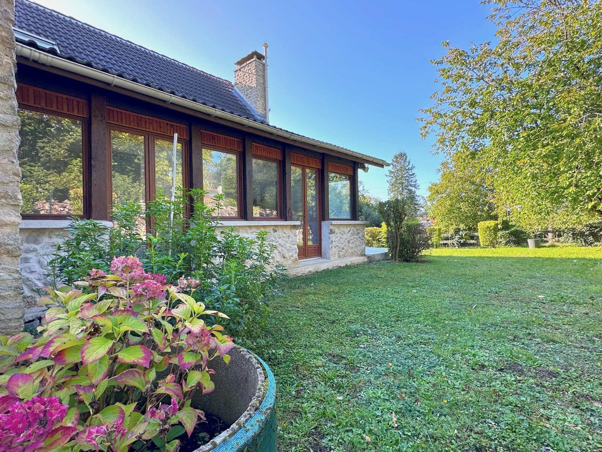 Maison familiale avec garage et box pour chevaux — photo 11