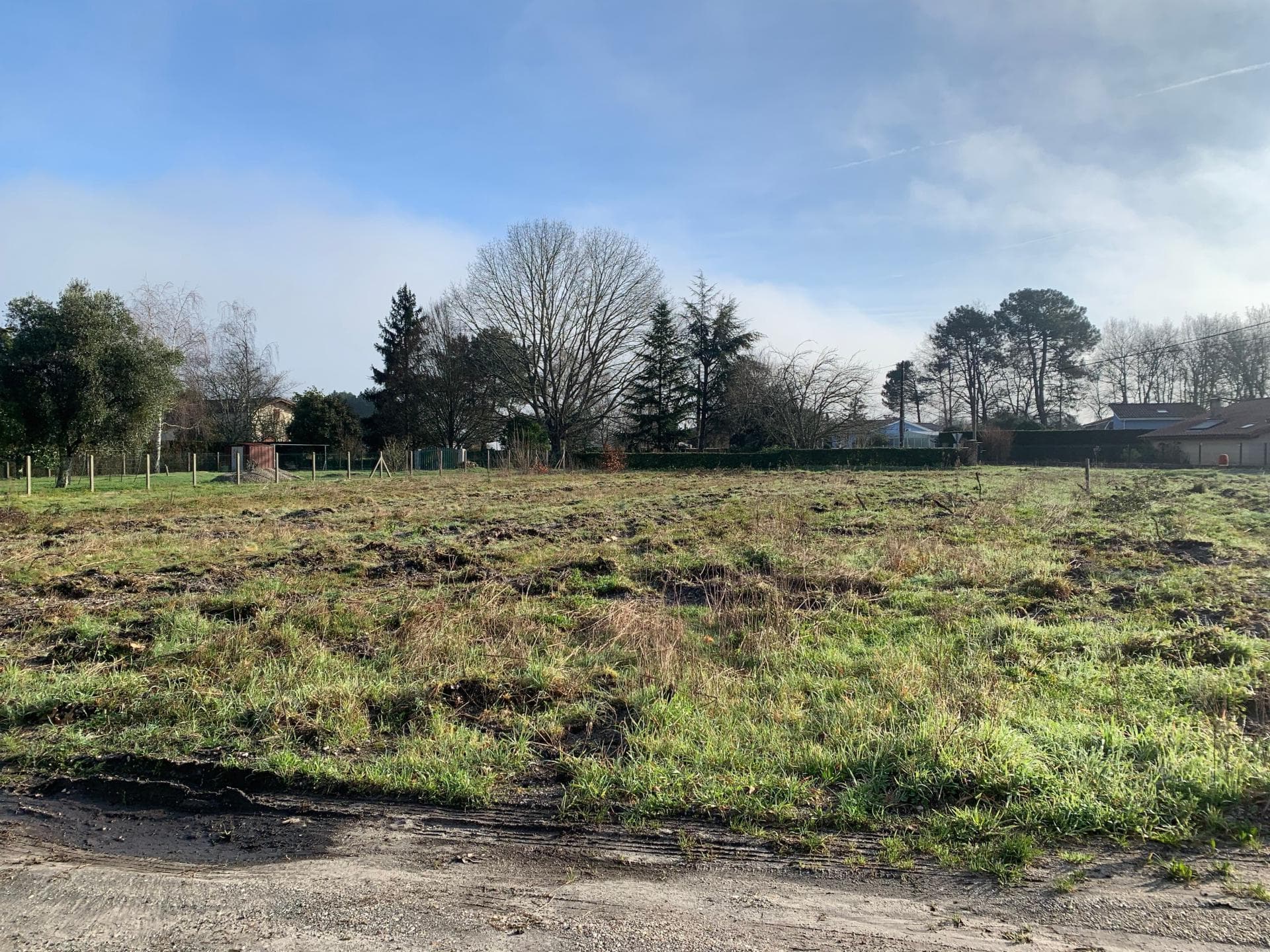 Terrain orienté Ouest, au calme, G1 en cours