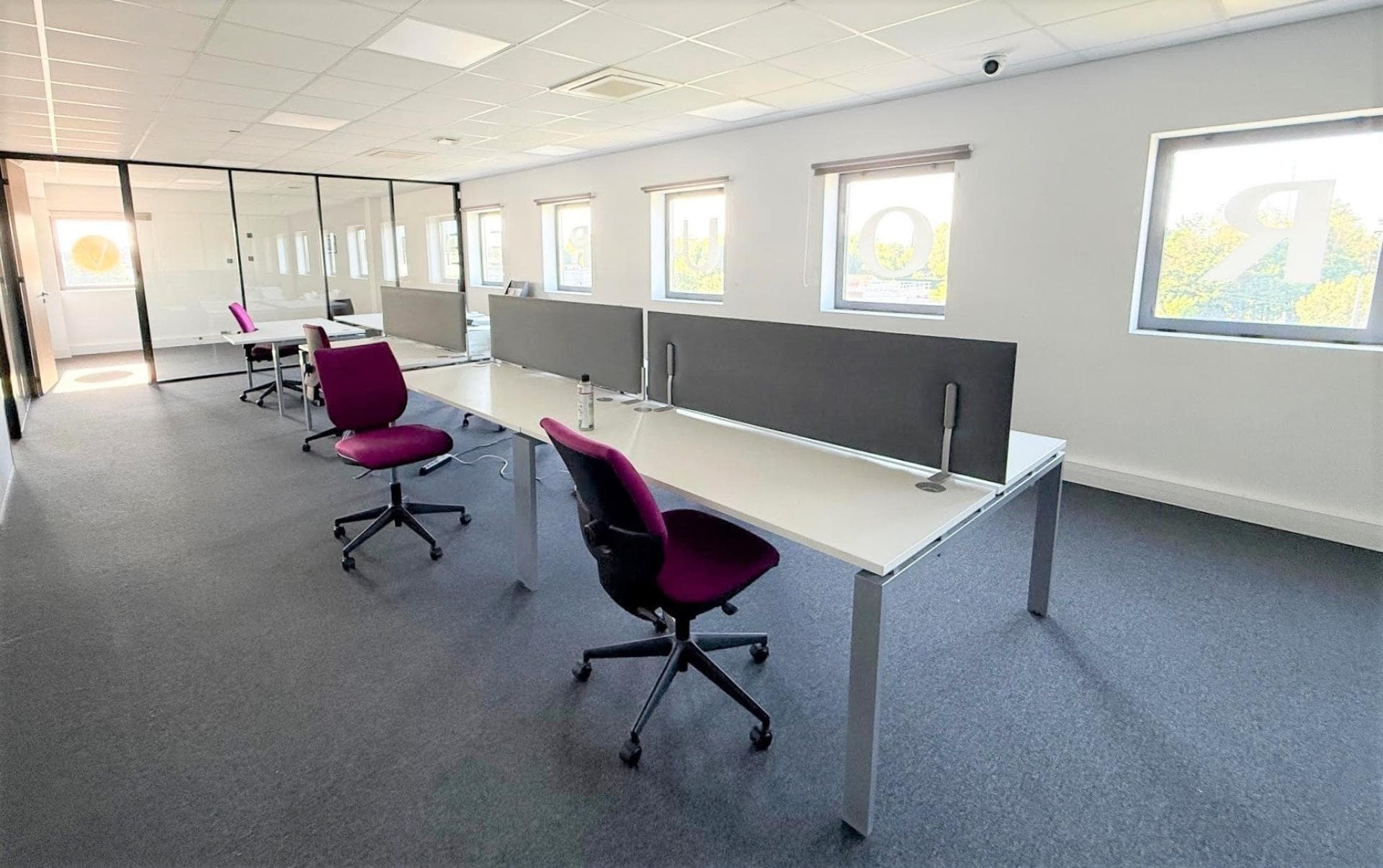 145 m² de bureaux climatisés et fonctionnel. Disponible immédiatement