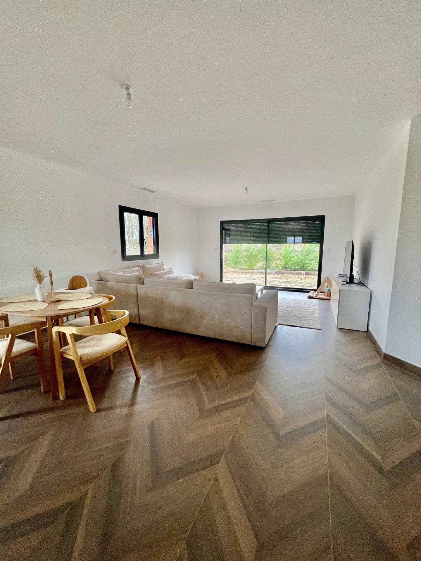 Maison neuve moderne à Saint-Seurin sur l'Isle — photo 4