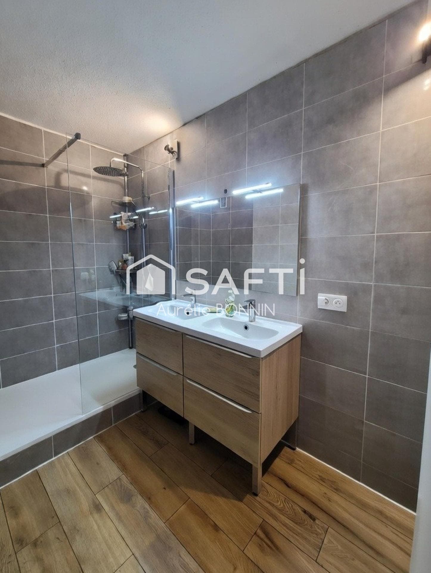 Pessac Le Bourghail, Je vous présente ce bel appartement de 3 pièces rénové sans vis à vis et au dernier étage — photo 6