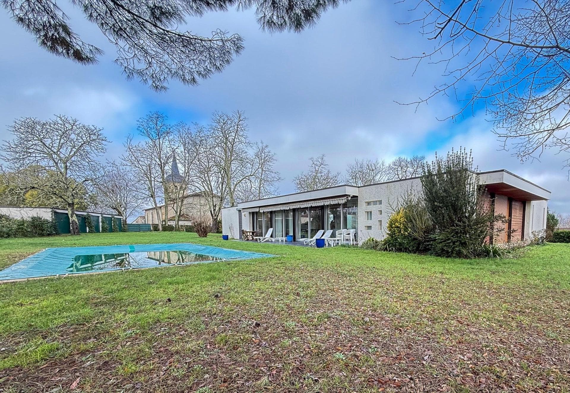 Maison unique d'architecte avec vue exceptionnelle — photo 2