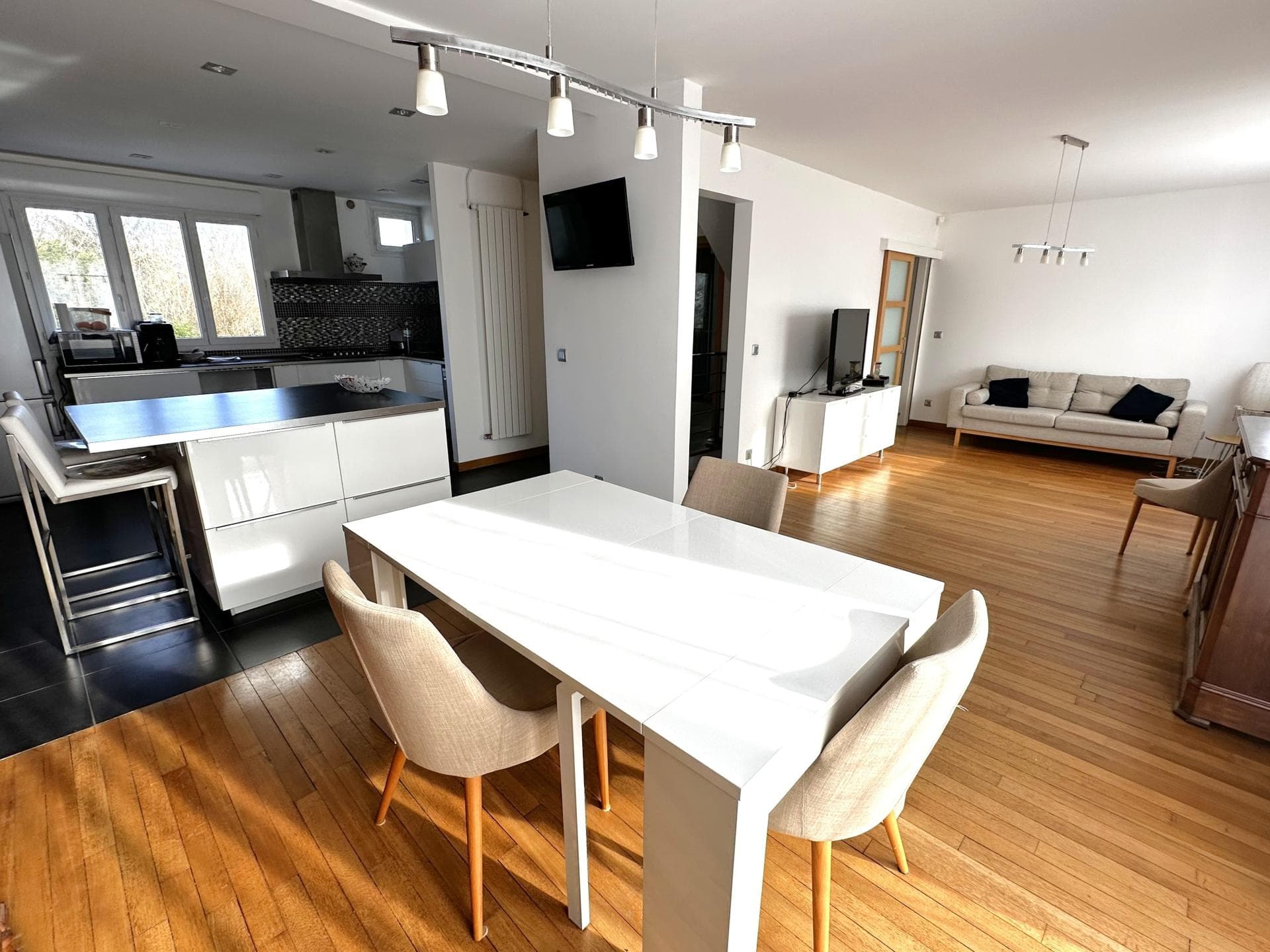 Deux maison en une, prête à vivre ou louer — photo 2