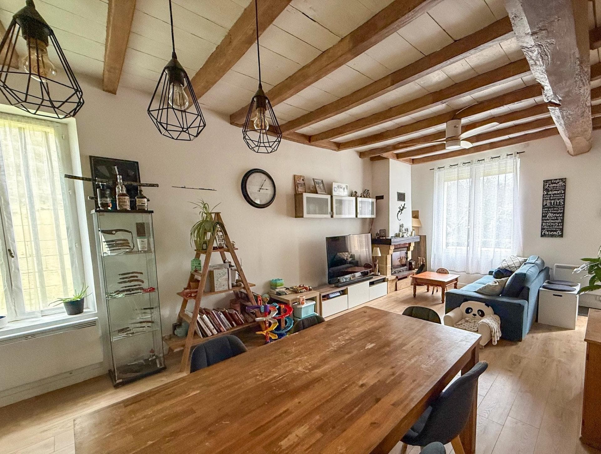 Maison de ville pleine de charme de 5 pièces sur 2 étages