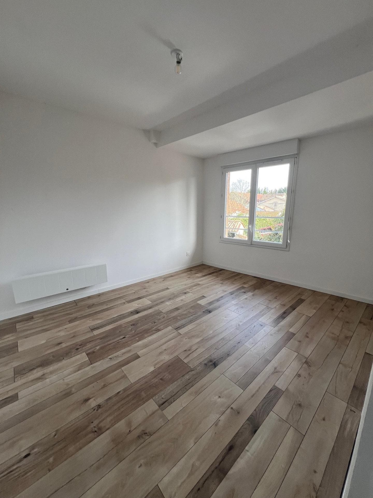 Coup de coeur garanti ! Maison rénovée lumineuse et idéale 1er achat à Coutras. — photo 9