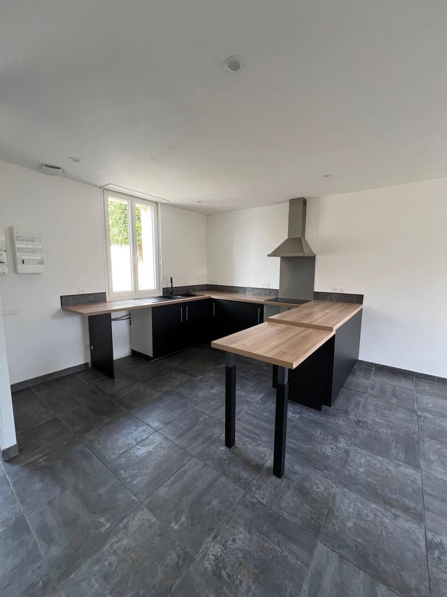 Coup de coeur garanti ! Maison rénovée lumineuse et idéale 1er achat à Coutras. — photo 7