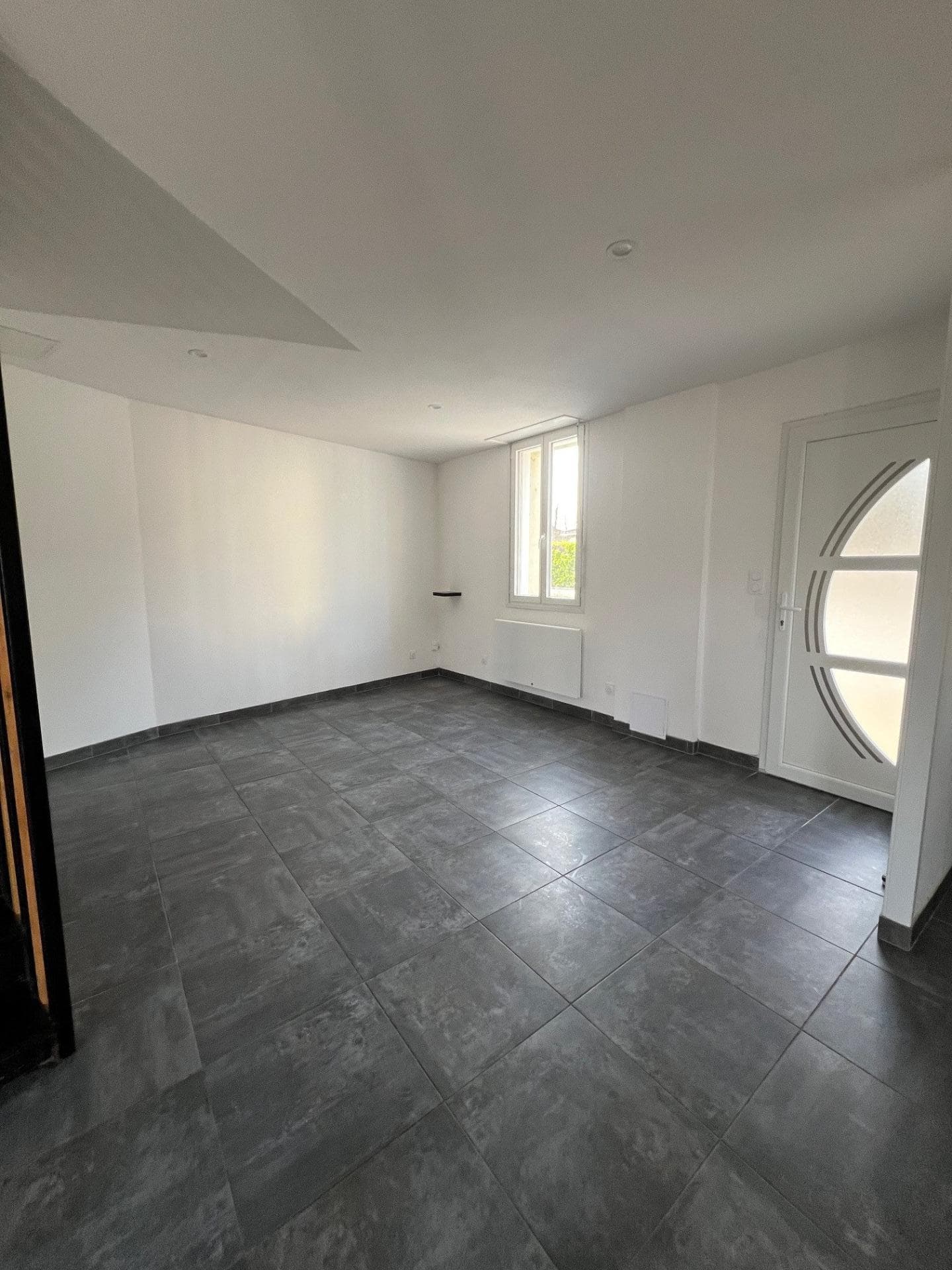 Coup de coeur garanti ! Maison rénovée lumineuse et idéale 1er achat à Coutras. — photo 6