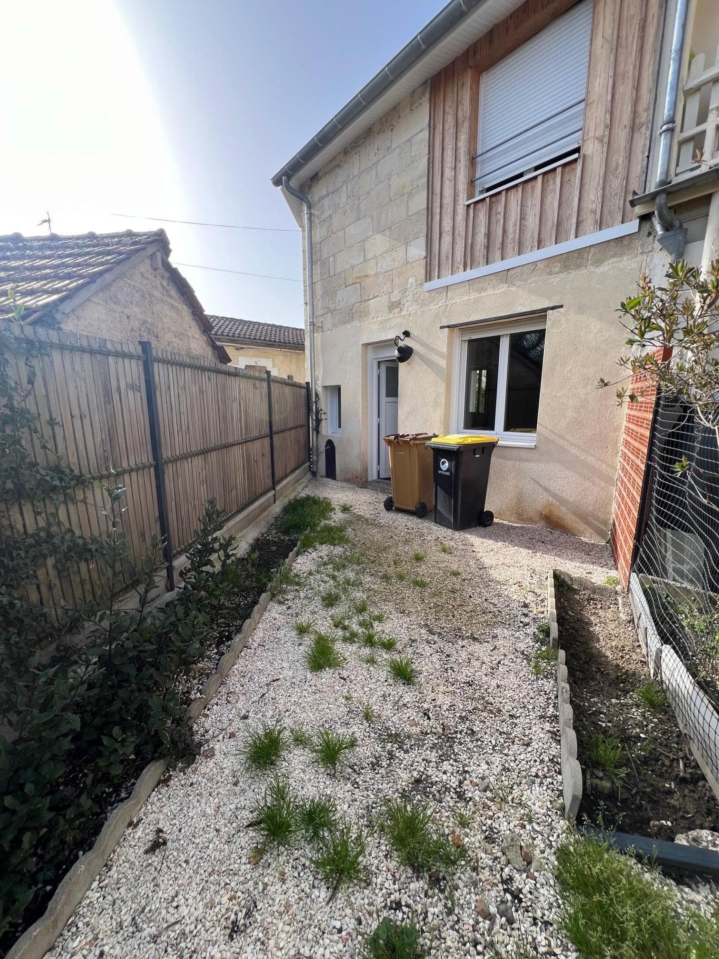 Coup de coeur garanti ! Maison rénovée lumineuse et idéale 1er achat à Coutras. — photo 12