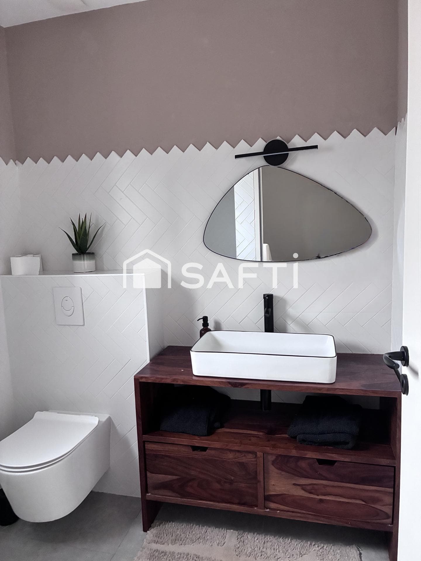 Maison d'architecte contemporaine avec prestations haut de gamme et bel espace extérieur, volumes, lumières et design — photo 15
