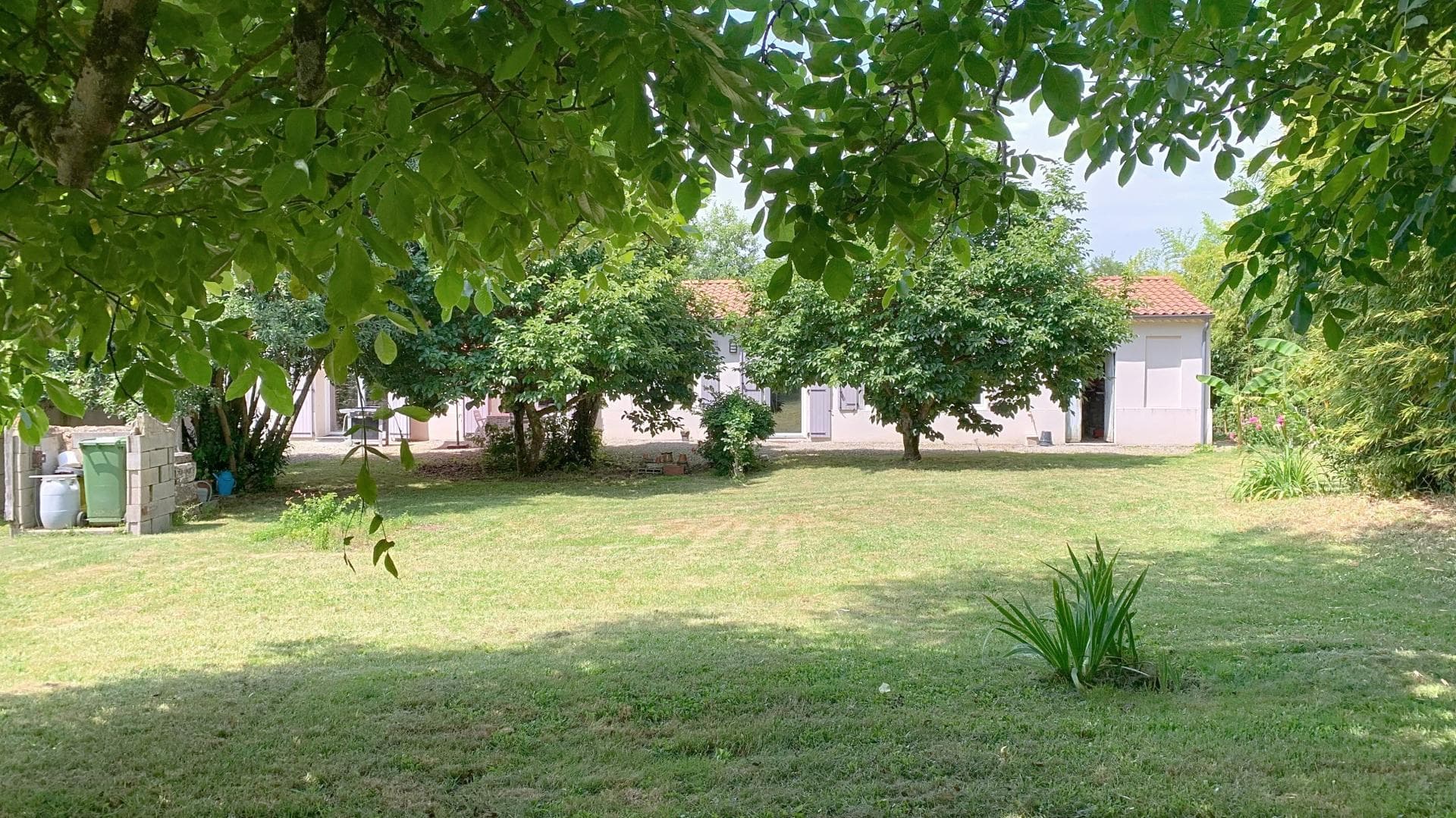 Maison de 140 m2 , terrain piscinable et arboré — photo 3