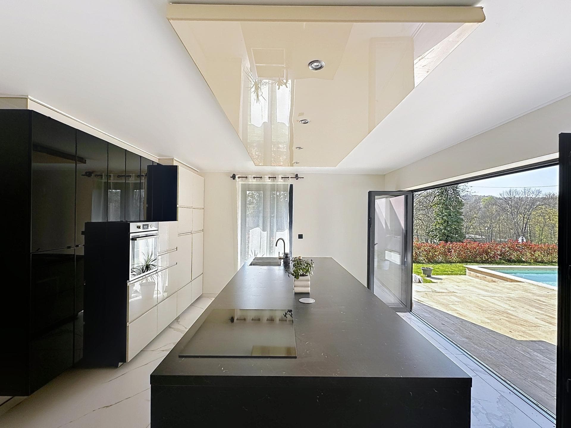 Propriété hors norme au style contemporain — photo 5