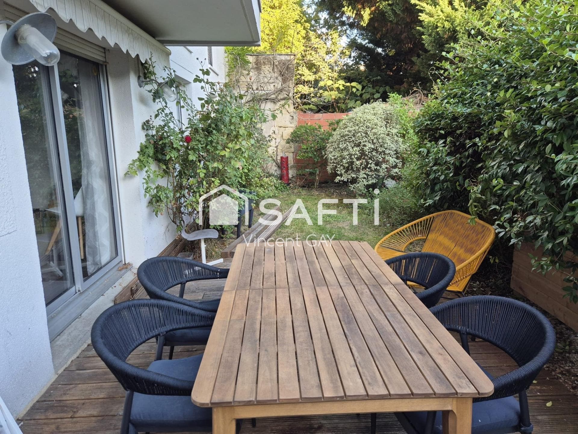 Rare sur St Genès Appartement 60 m2 avec Jardin