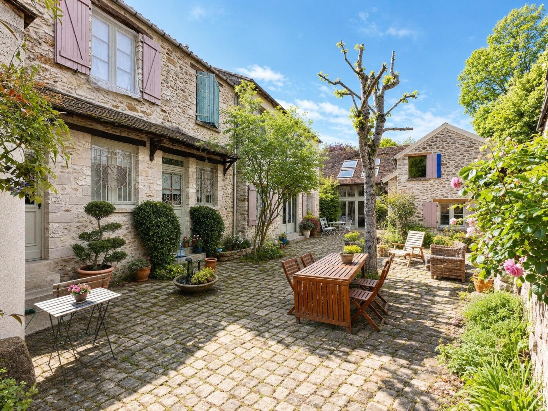 Longère de charme avec logement loué et grange