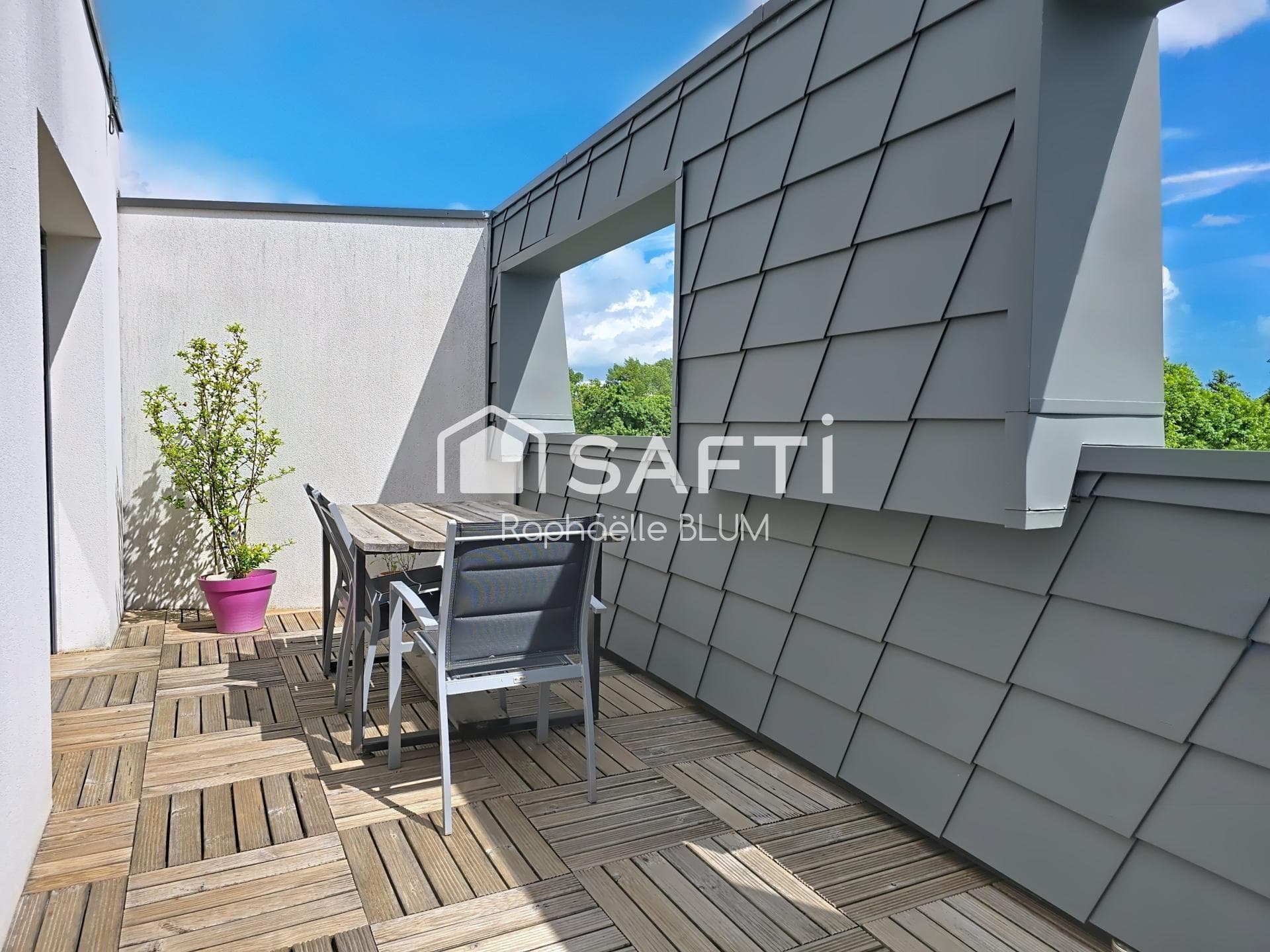 Appartement récent en dernier étage avec terrasses — photo 3