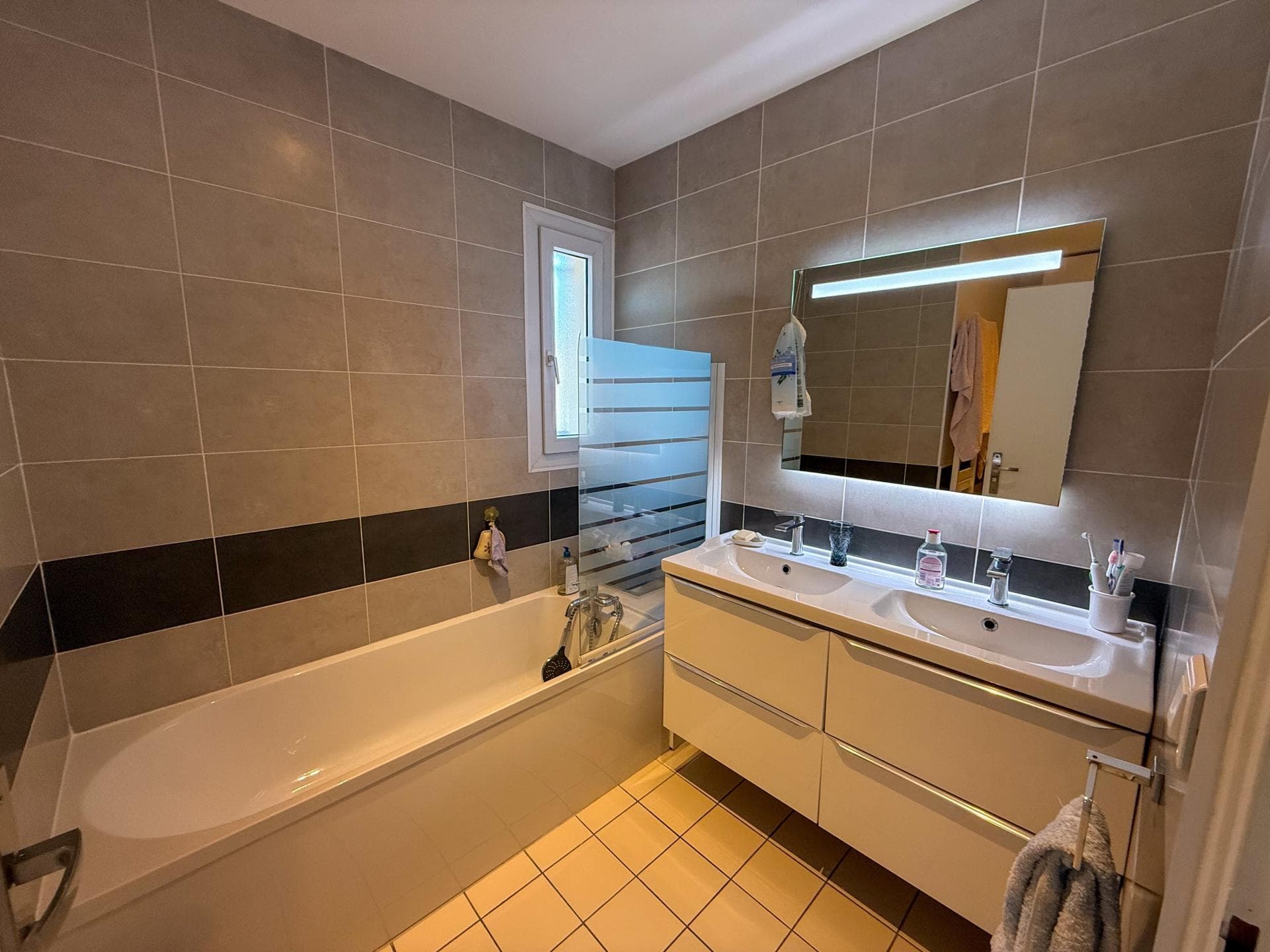 Maison familiale 162m2 avec piscine et 5 chambres — photo 7