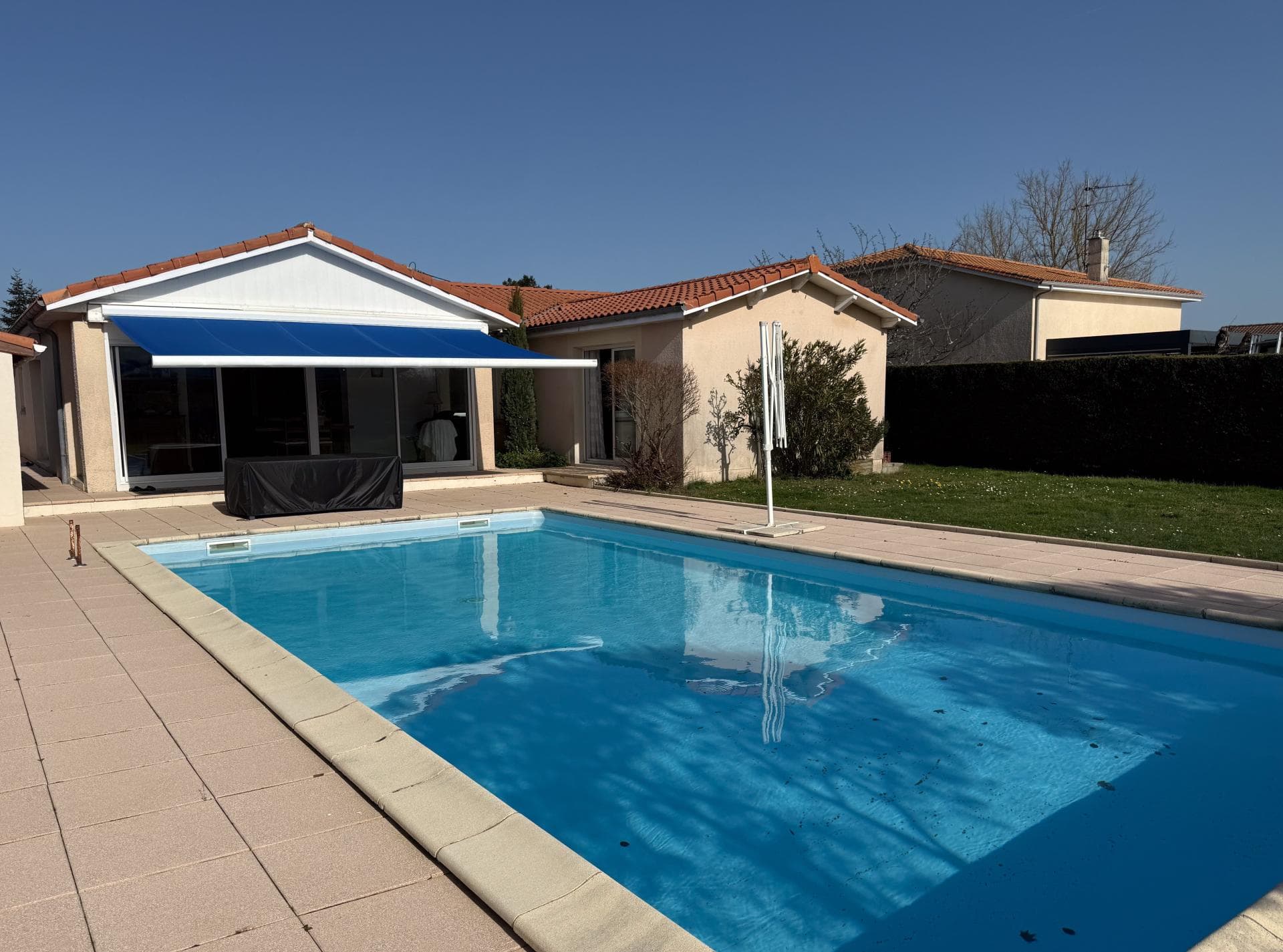 Maison familiale 162m2 avec piscine et 5 chambres — photo 2