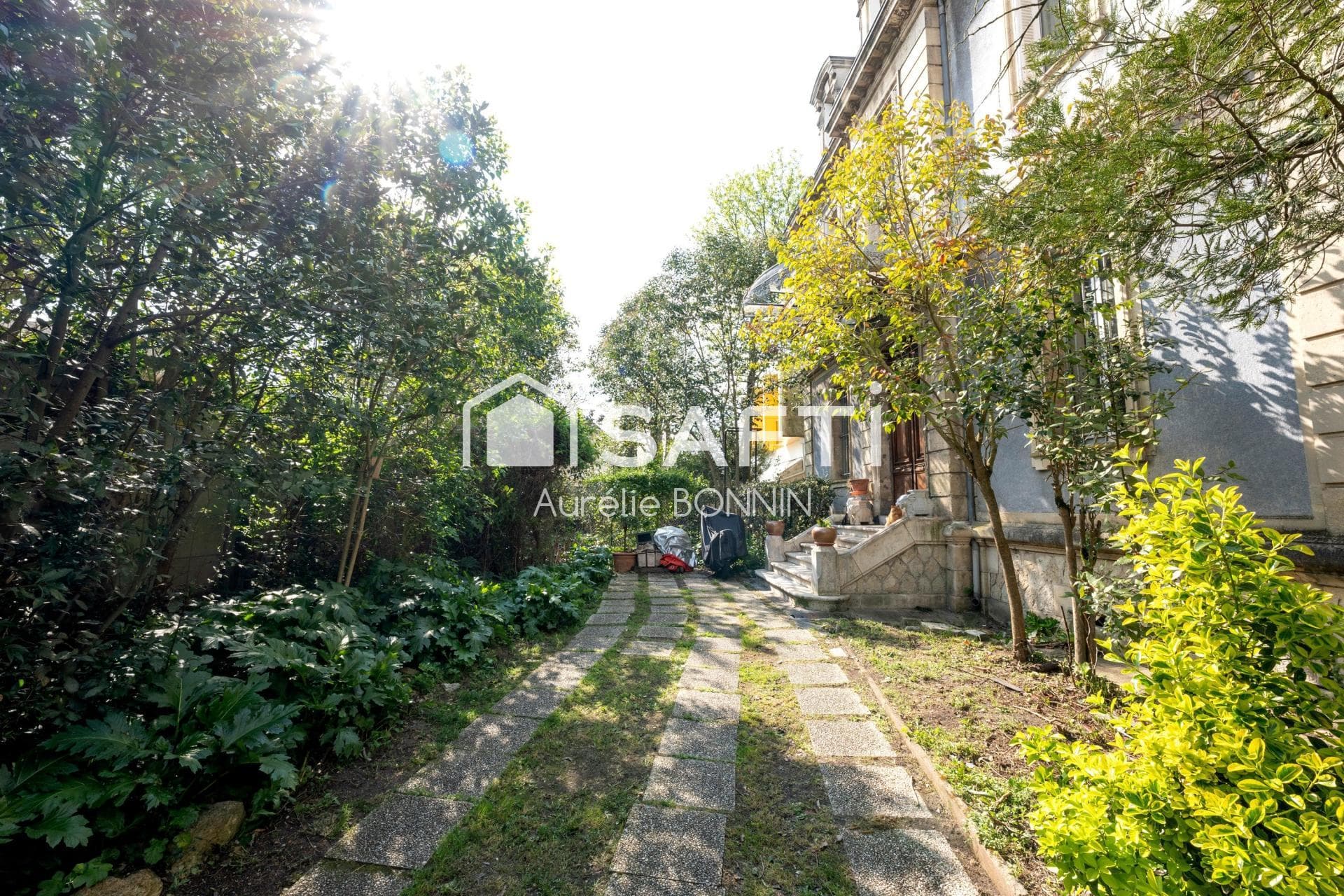 Talence entre forum et Peixotto propriété de caractère avec jardin et stationnement — photo 2