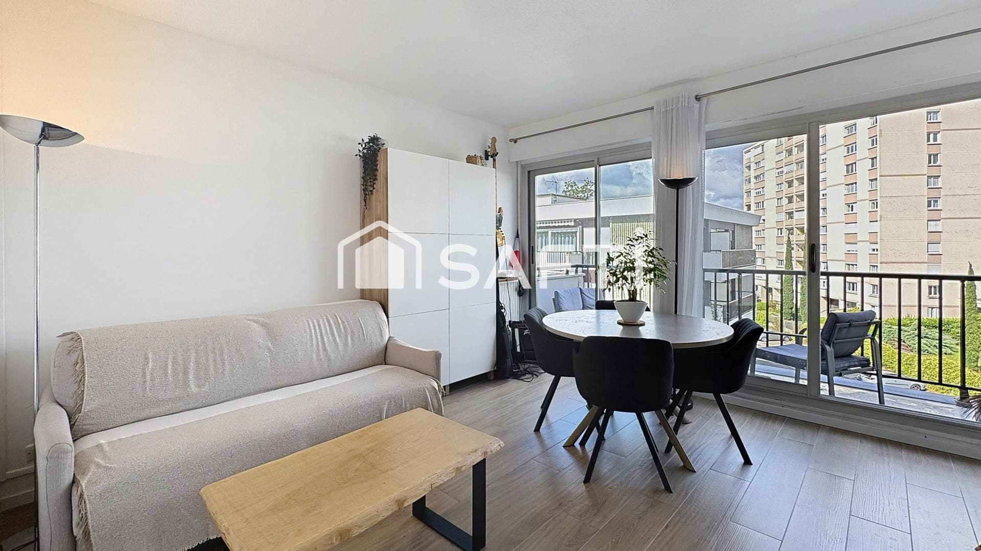Appartement rénové dans une résidence sécurisé
