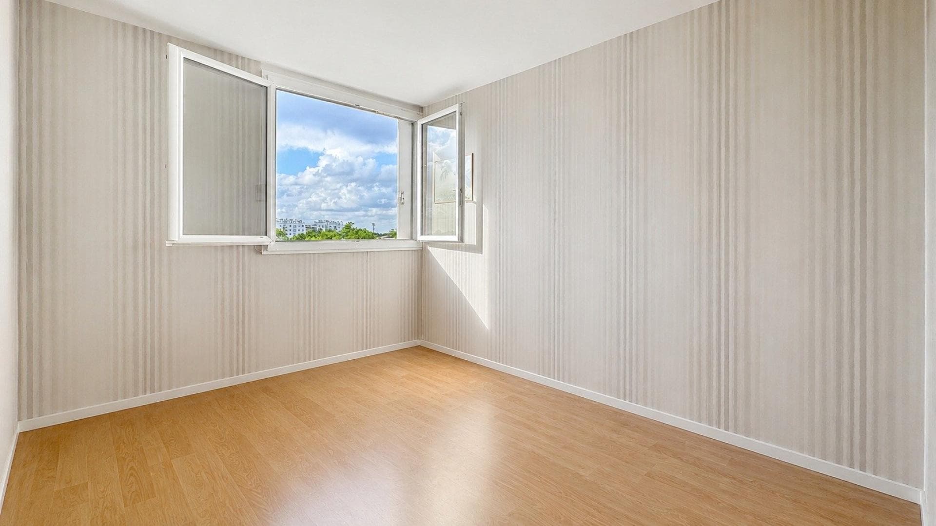 Appartement traversant au coeur de mérignac centre — photo 7