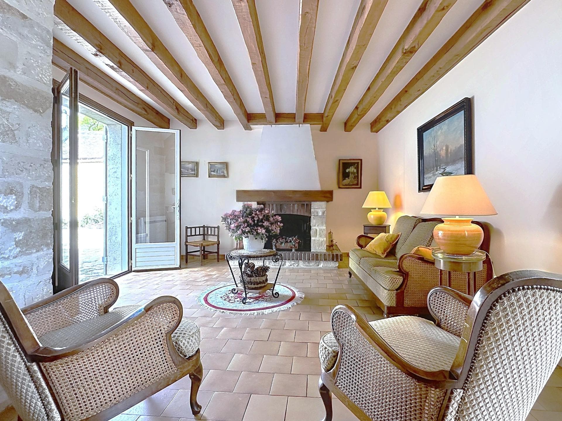 Maison en pierre avec grange — photo 2