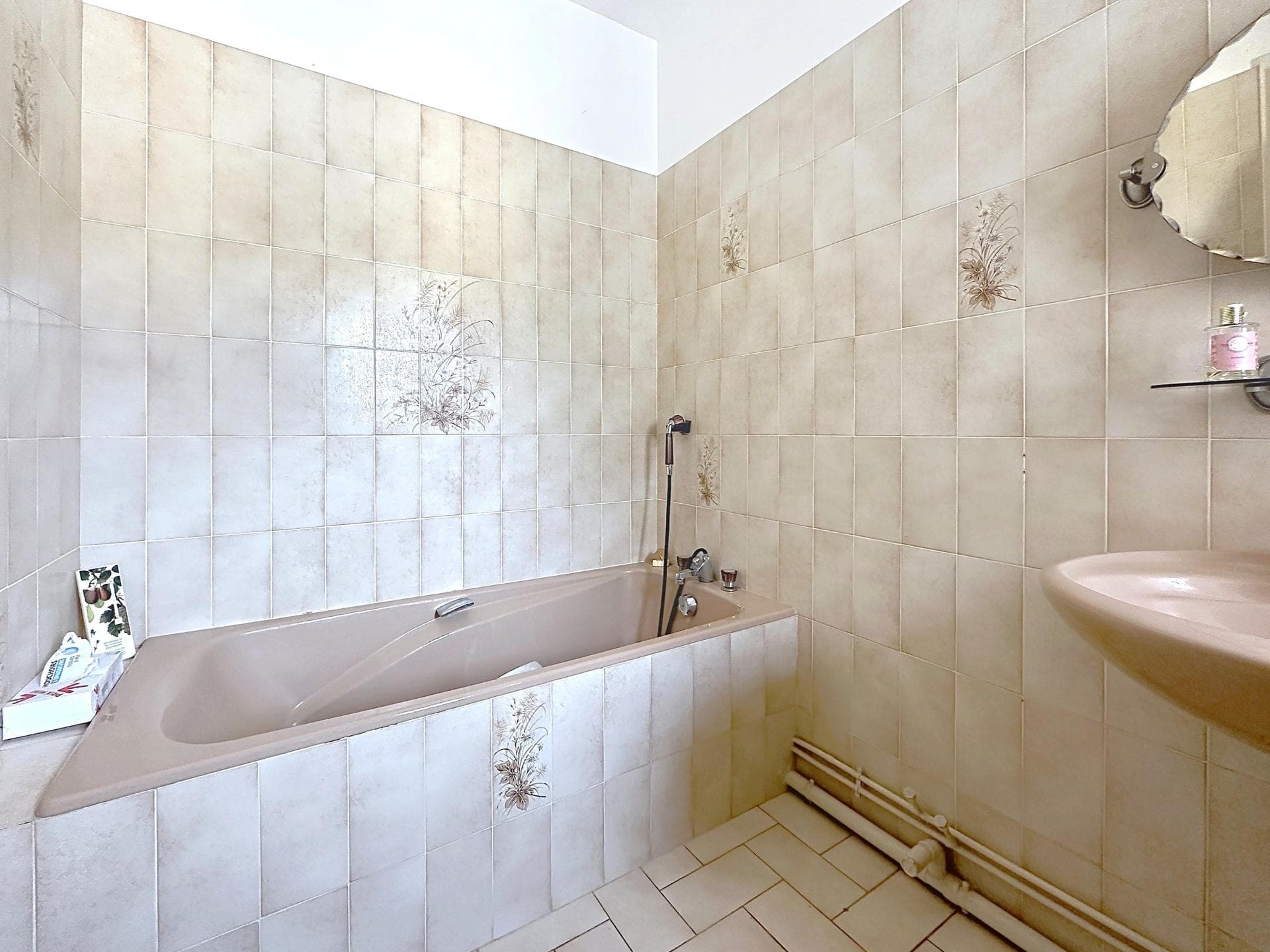 Maison en pierre avec grange — photo 7