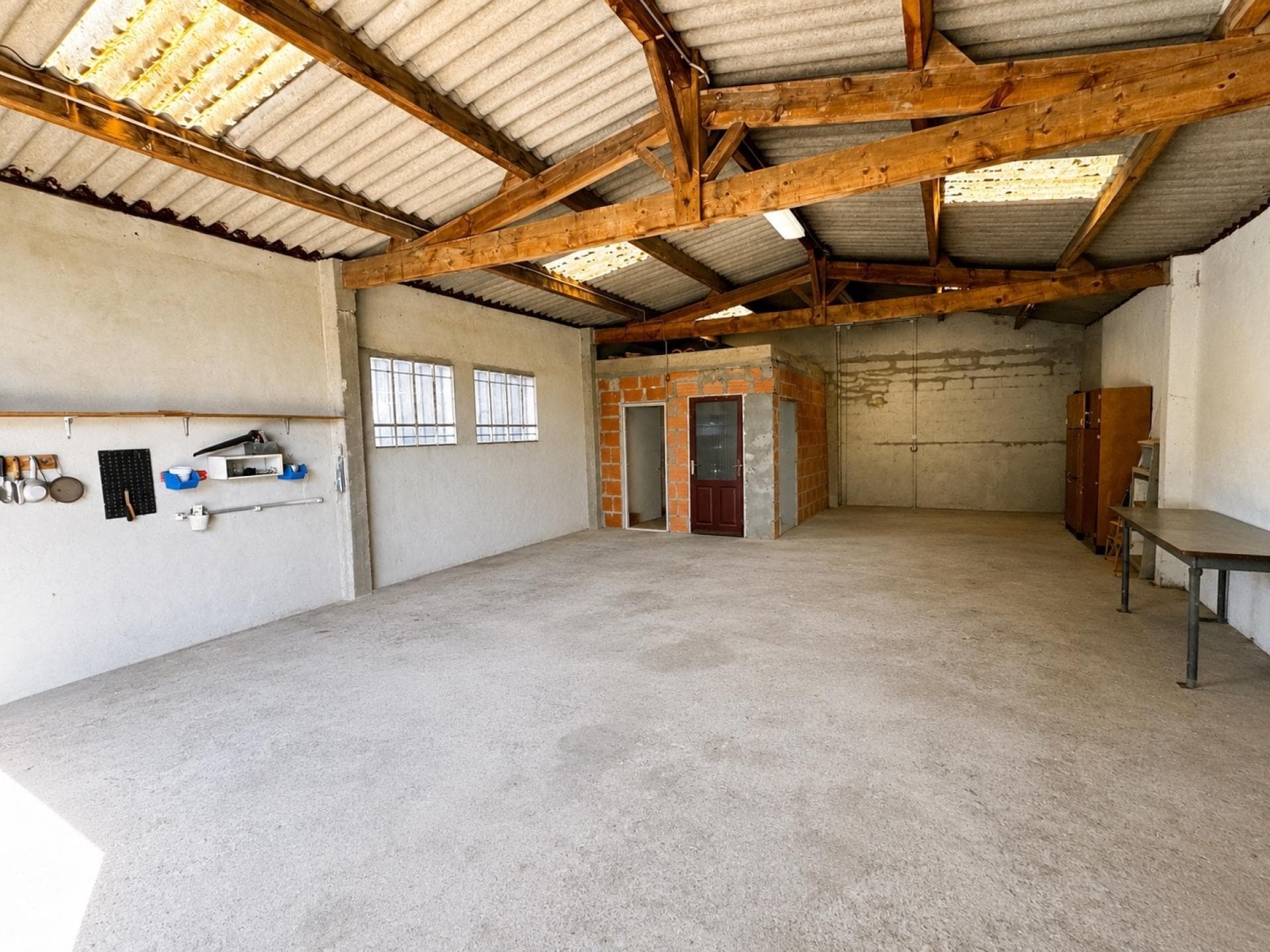 Hangar / garage de stockage sur parcelle d’environ 550 m² — photo 2
