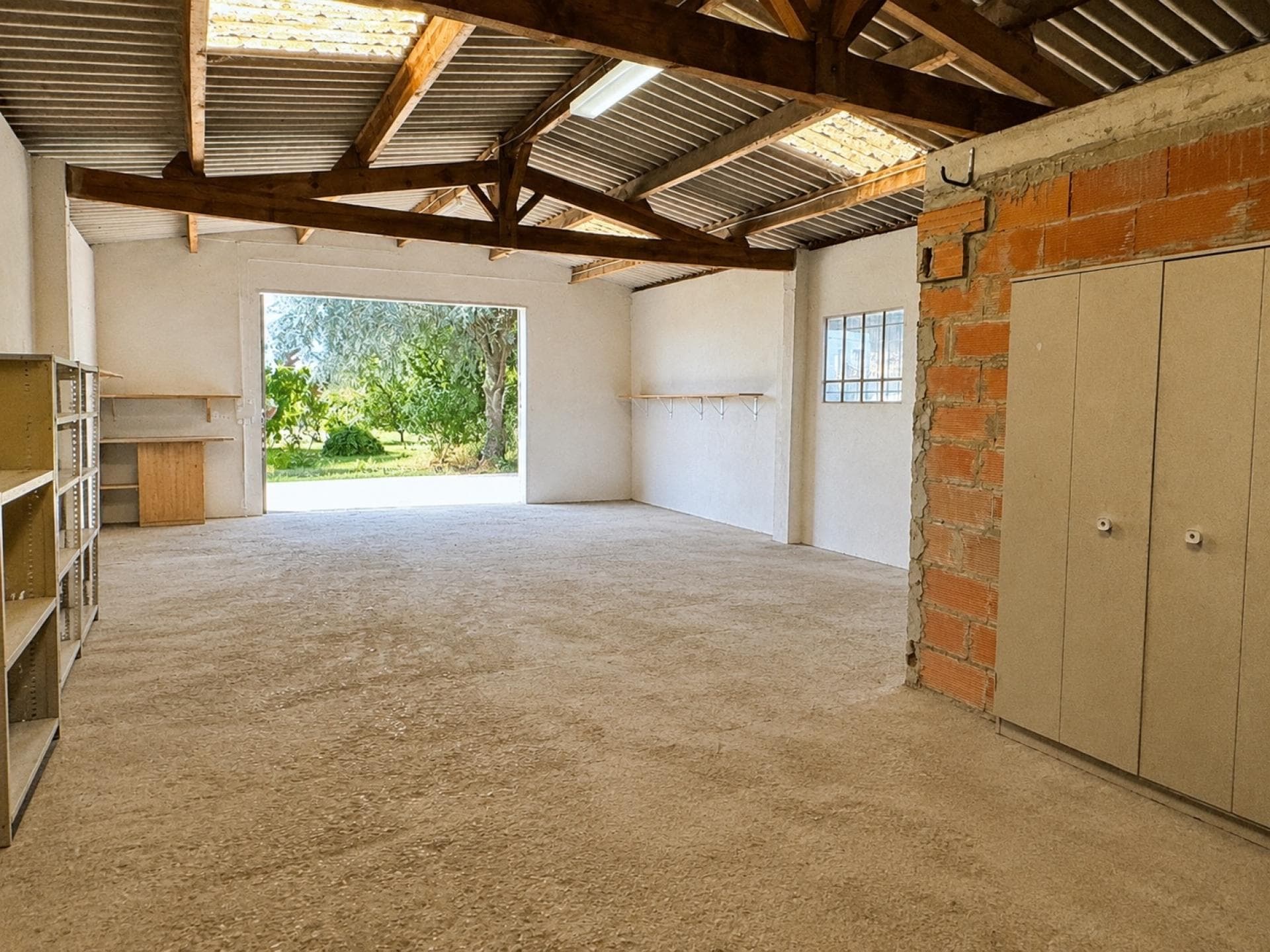 Hangar / garage de stockage sur parcelle d’environ 550 m² — photo 4