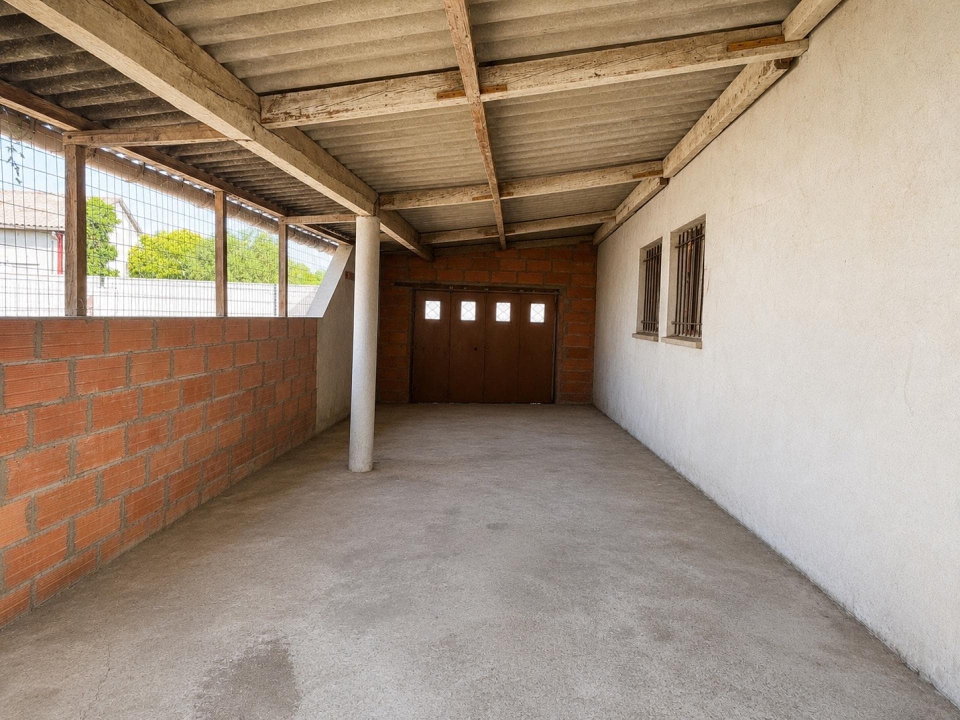 Hangar / garage de stockage sur parcelle d’environ 550 m² — photo 5