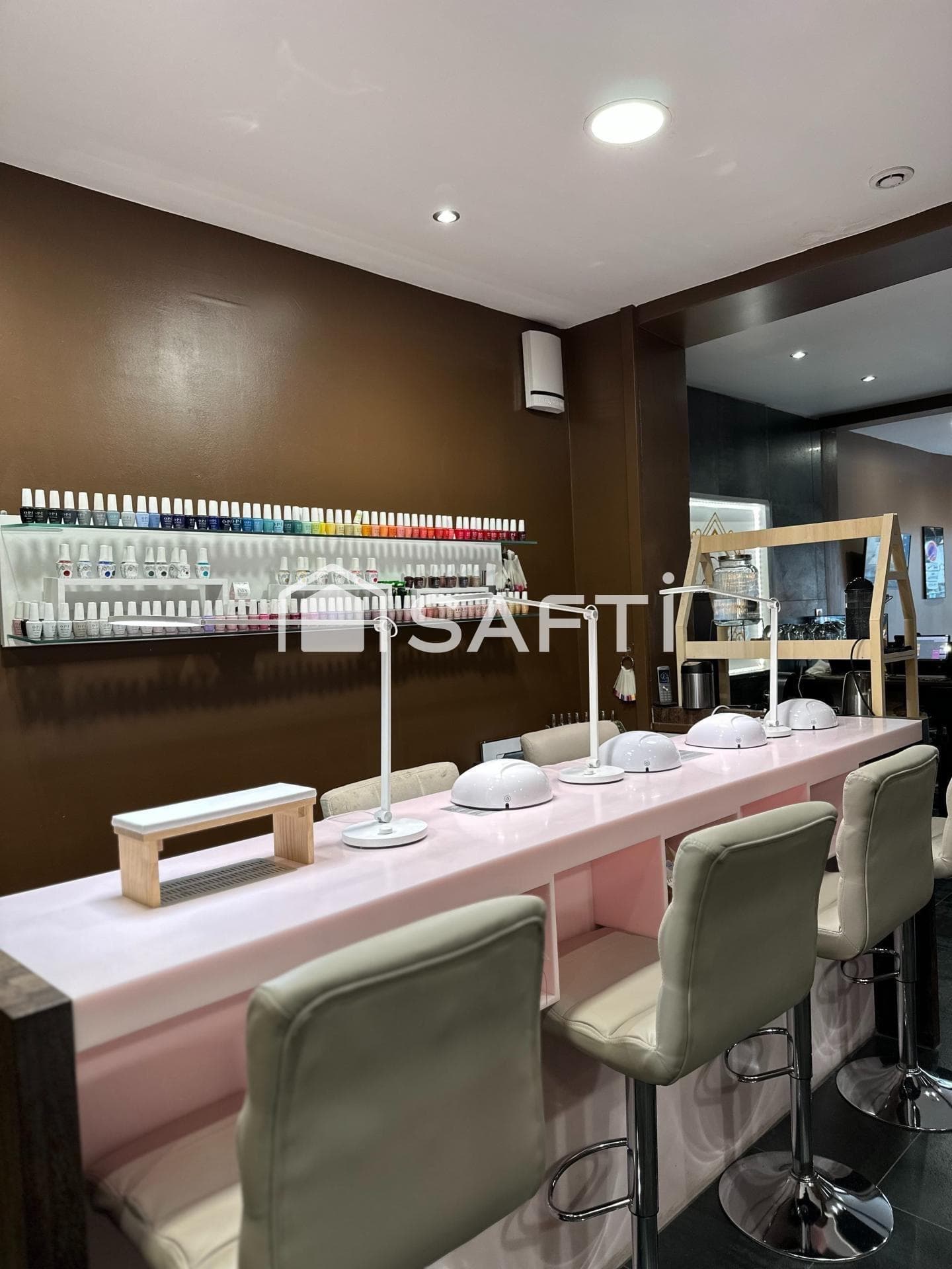 Fonds de commerce Coiffure – Esthétique en plein centre-ville — photo 4