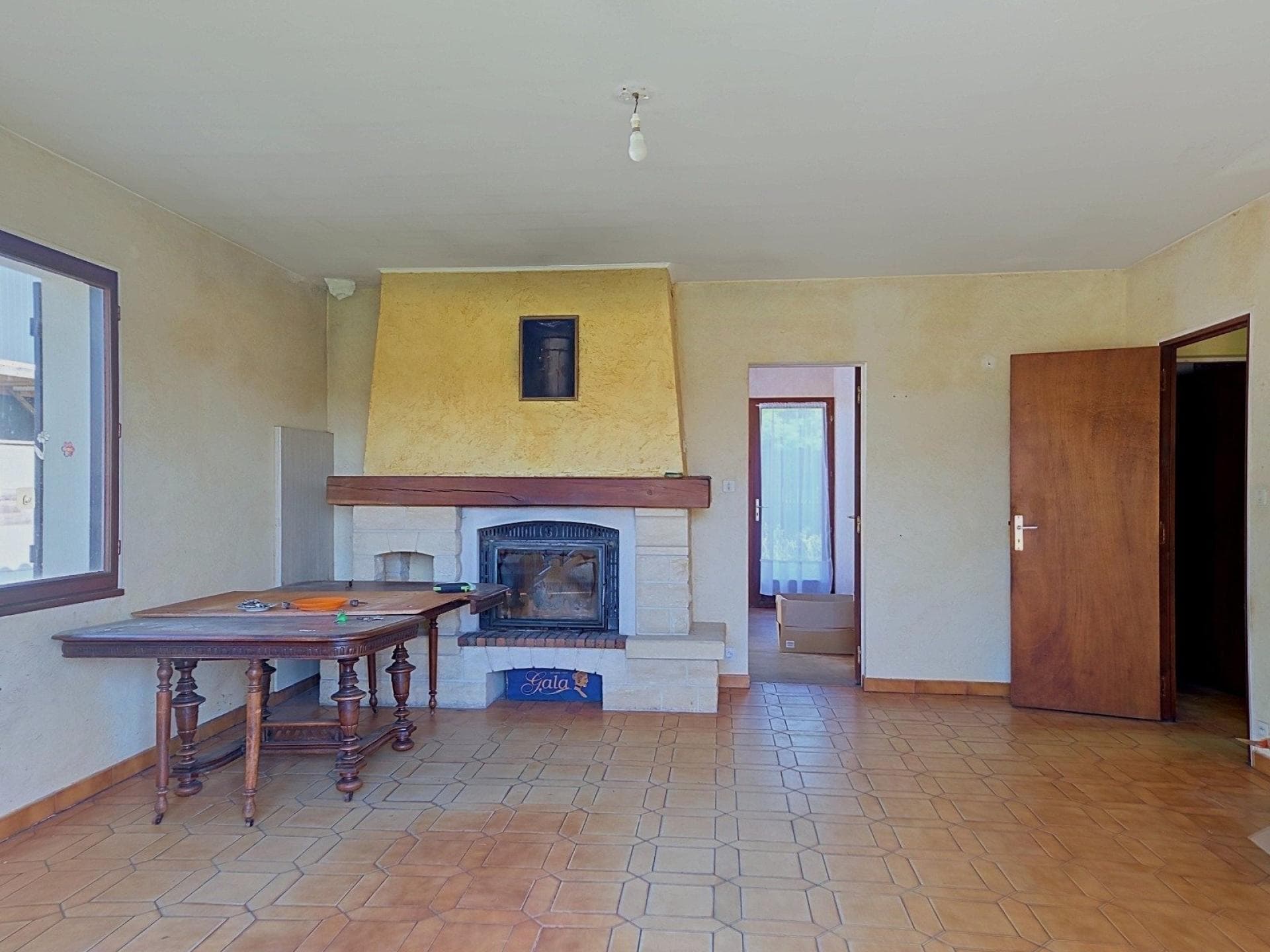 Maison 4 chambres, intérieur à rénover — photo 3