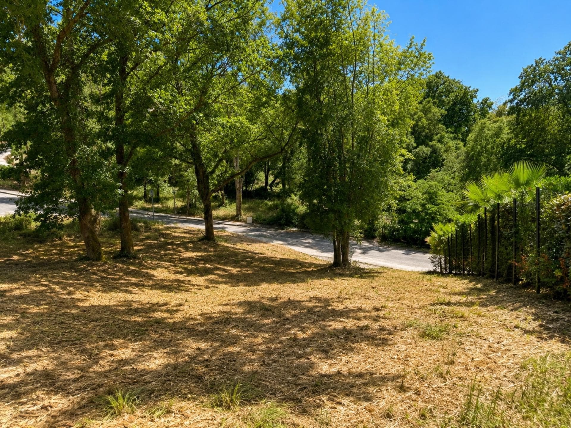 Terrain viabilisé de 847 m² sur les hauteurs de Bouliac — photo 3