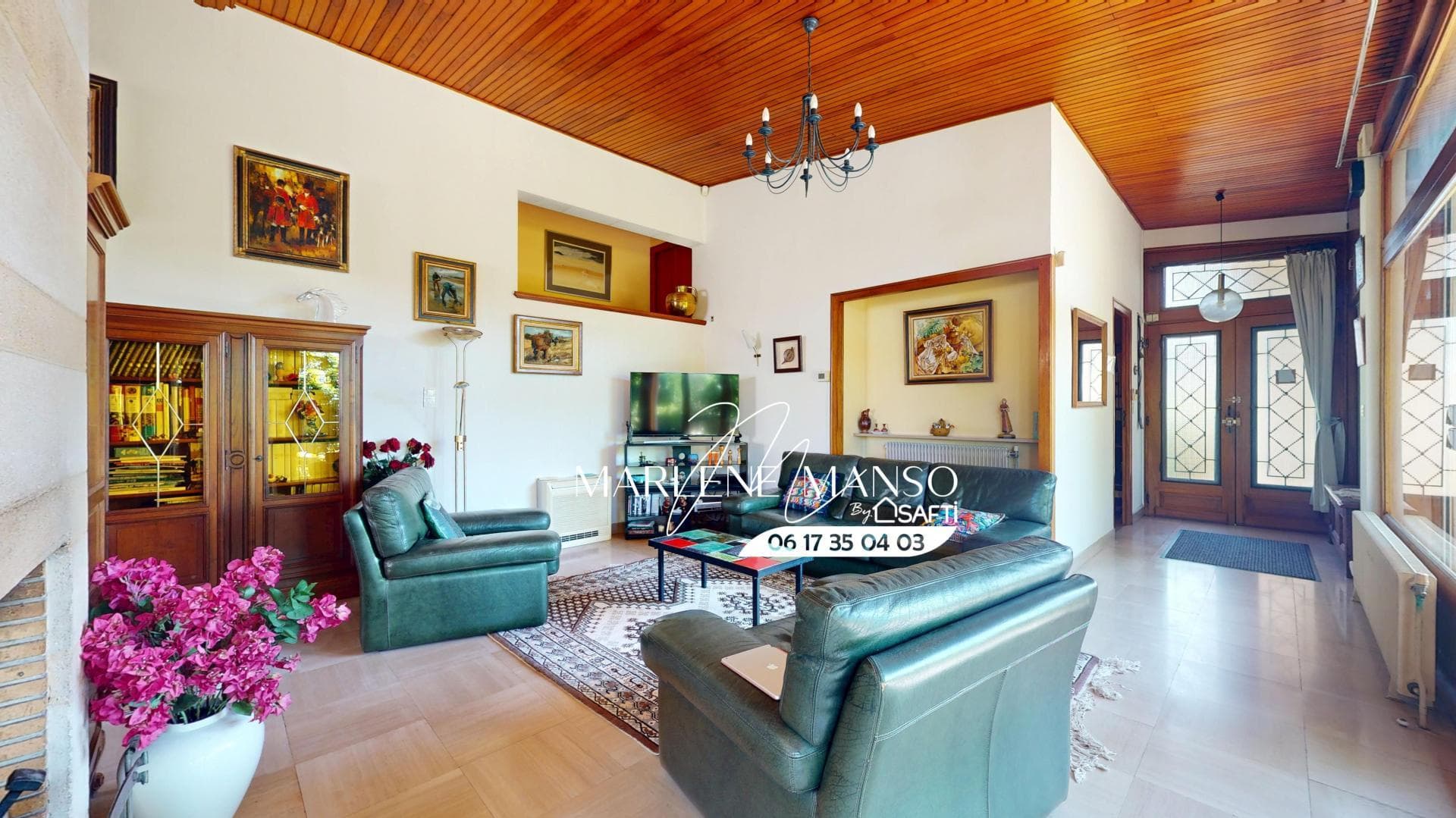 Proche tram 153 m² avec jardin, garage et sous-sol