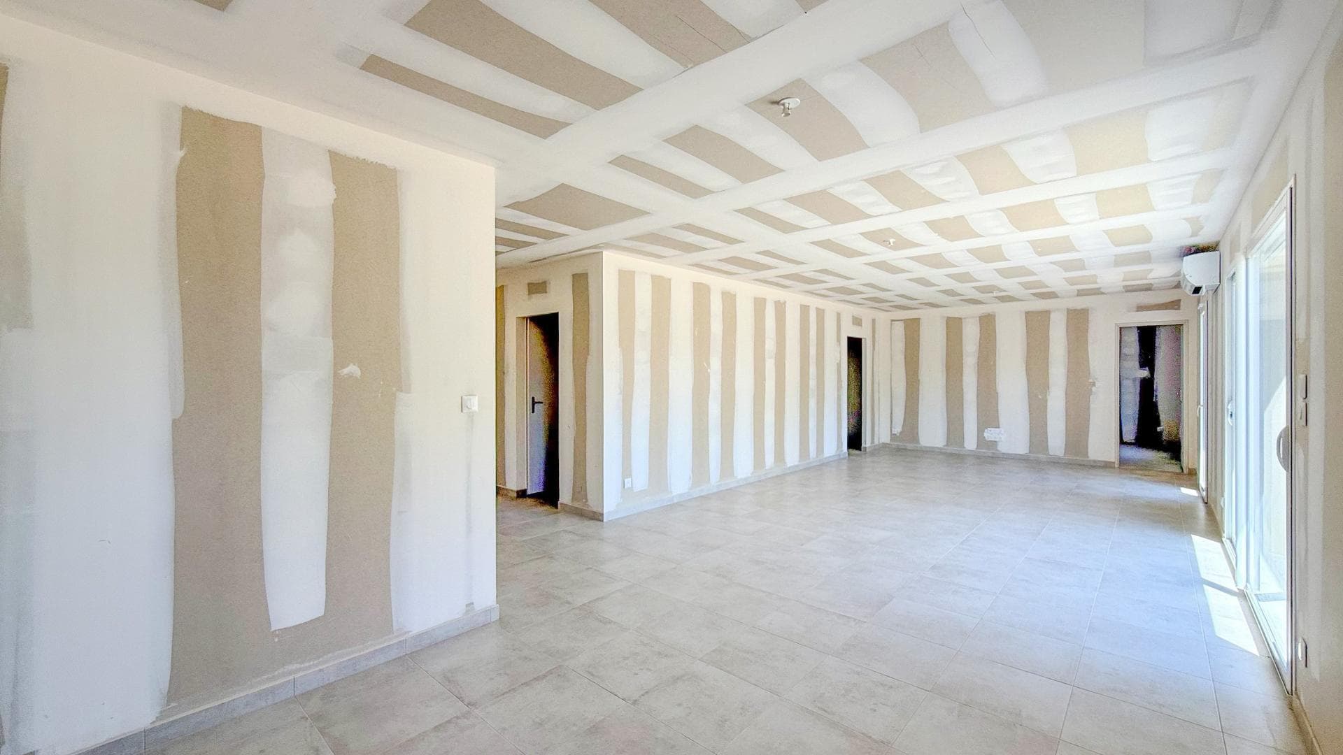 Maison déjà construite, à terminer d’aménager !