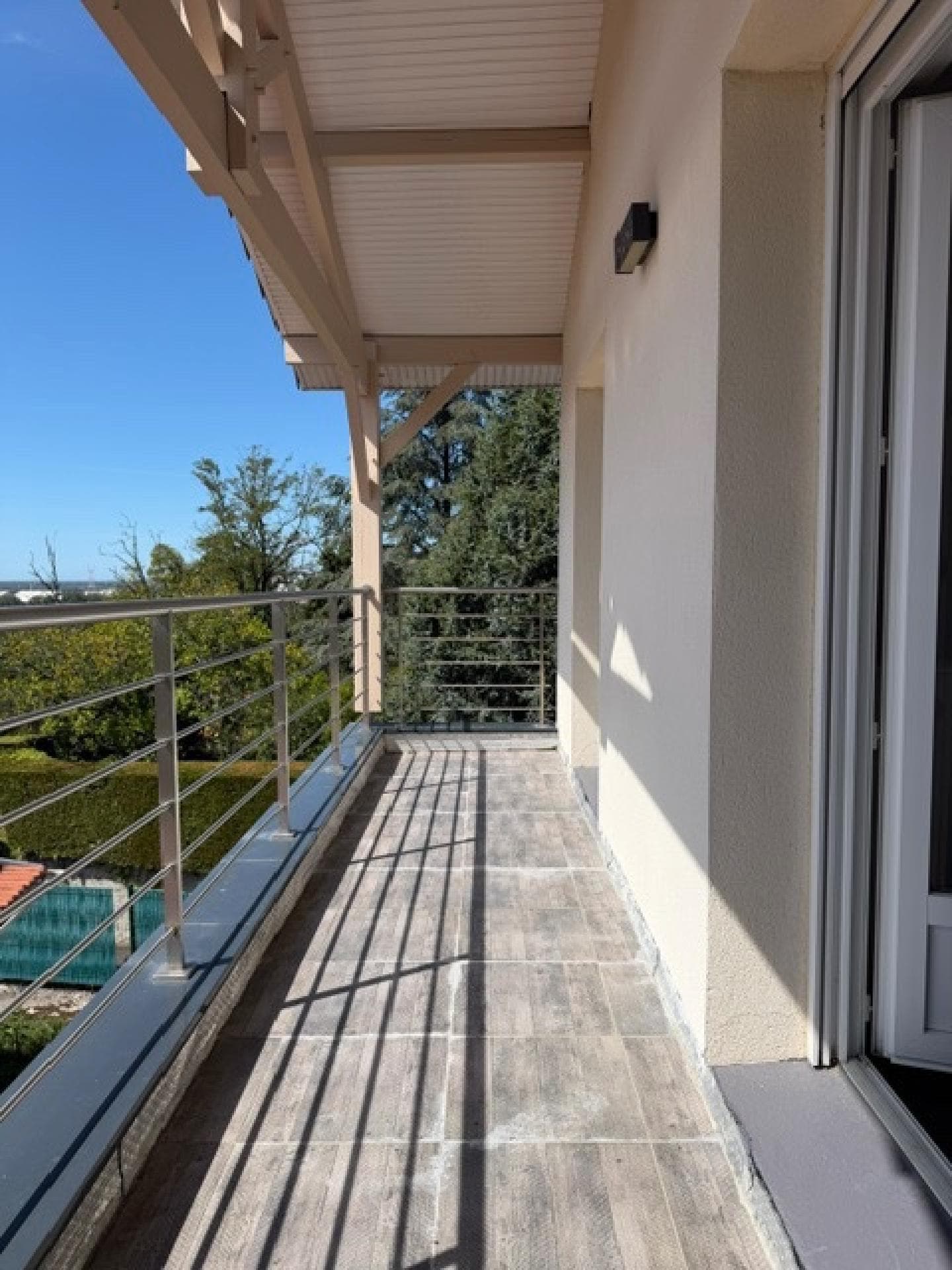 HAUT DE BASSENS MAISON AVEC TERRASSE GRAND GARAGE — photo 8