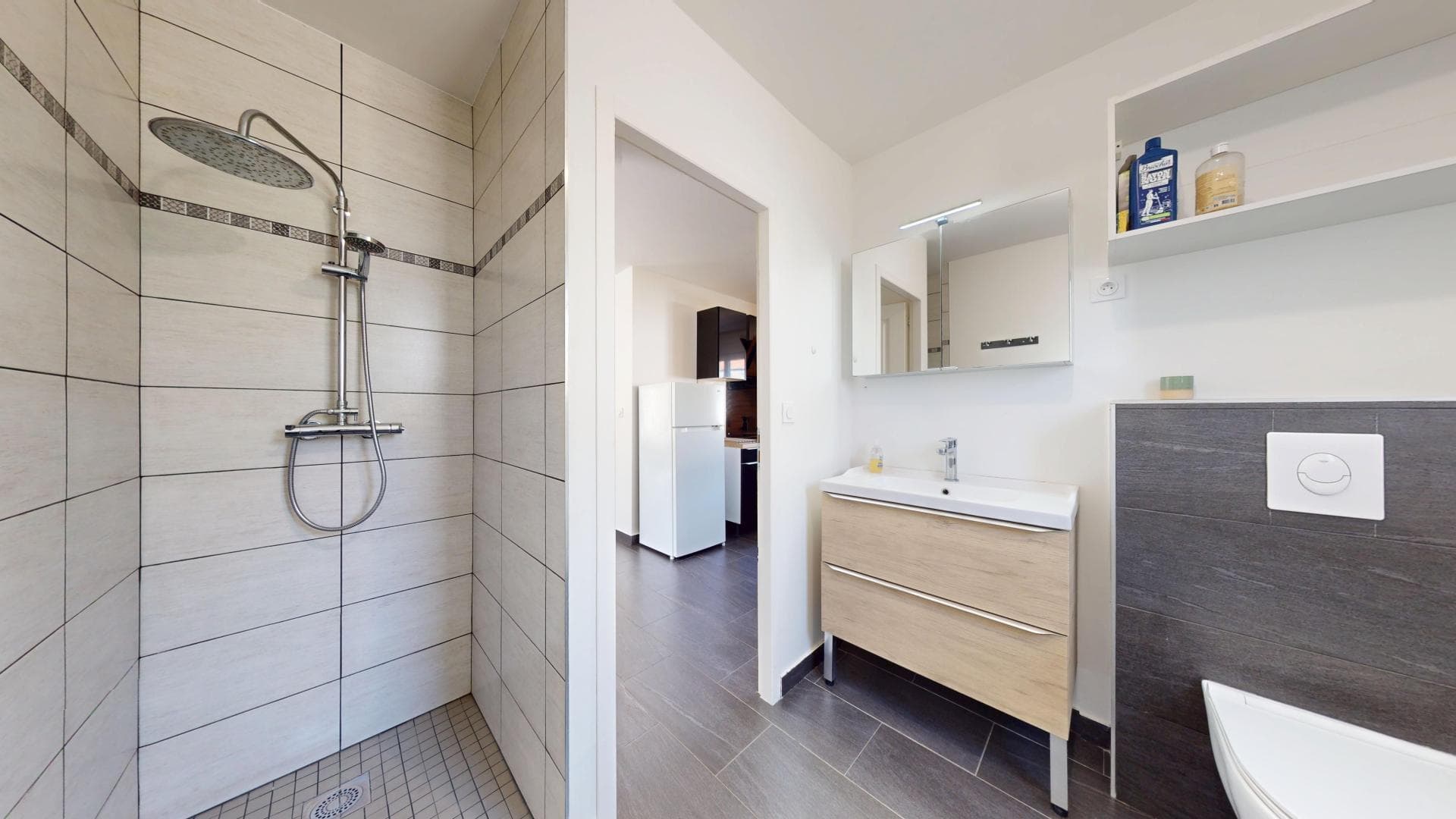 HAUT DE BASSENS MAISON AVEC TERRASSE GRAND GARAGE — photo 4