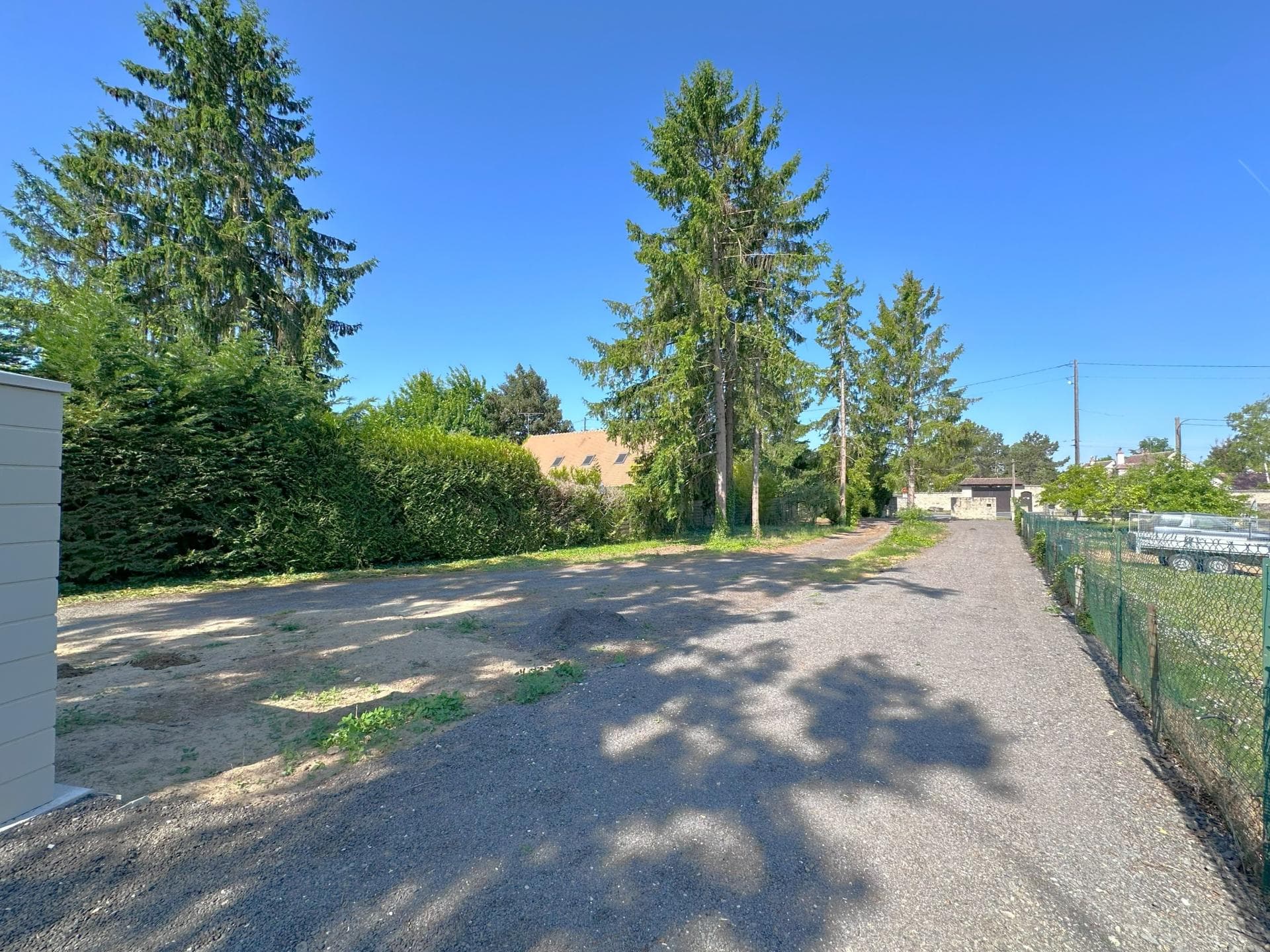 Magnifique terrain constructible de 511 m² situé au cœur du village d'Achères-la-Forêt