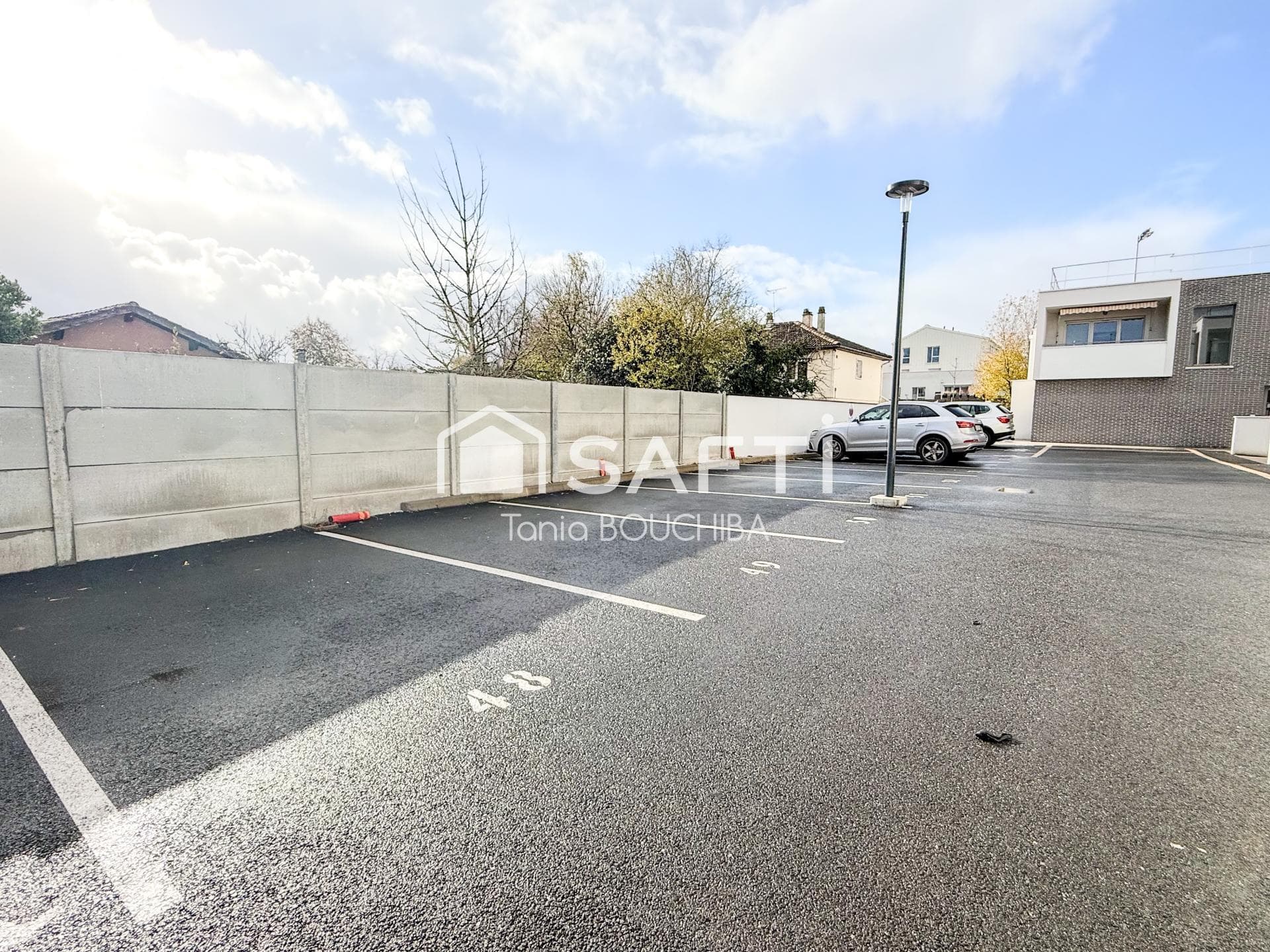 Place de parking rare – Secteur Golf