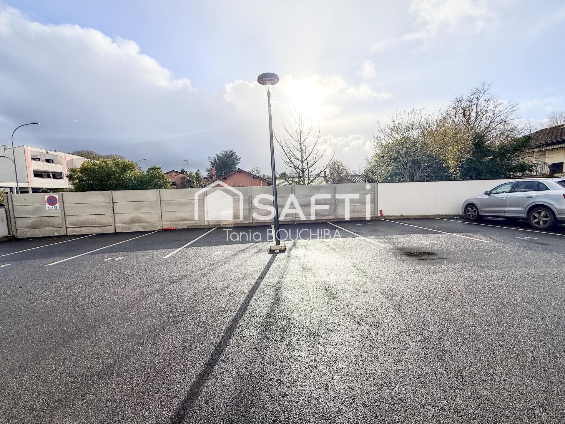 Place de parking rare – Secteur Golf