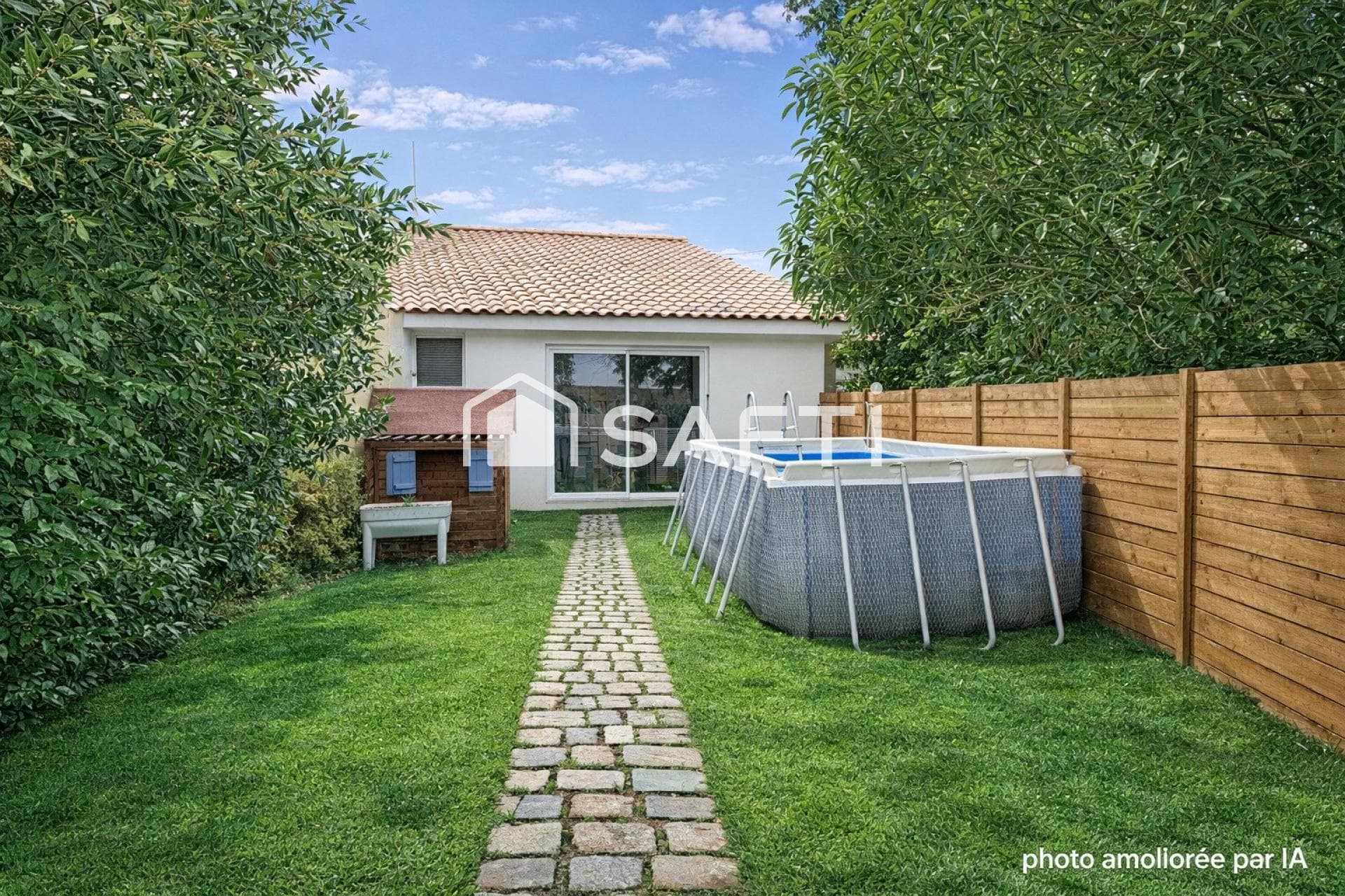 Maison en pierre apparente, proche du centre