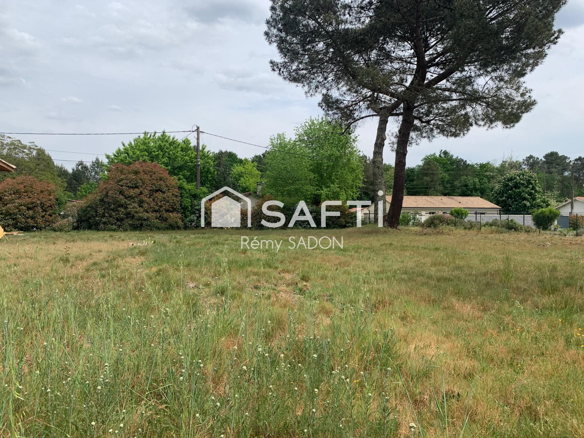 Terrain borné, libre de constructeur de 776 m2