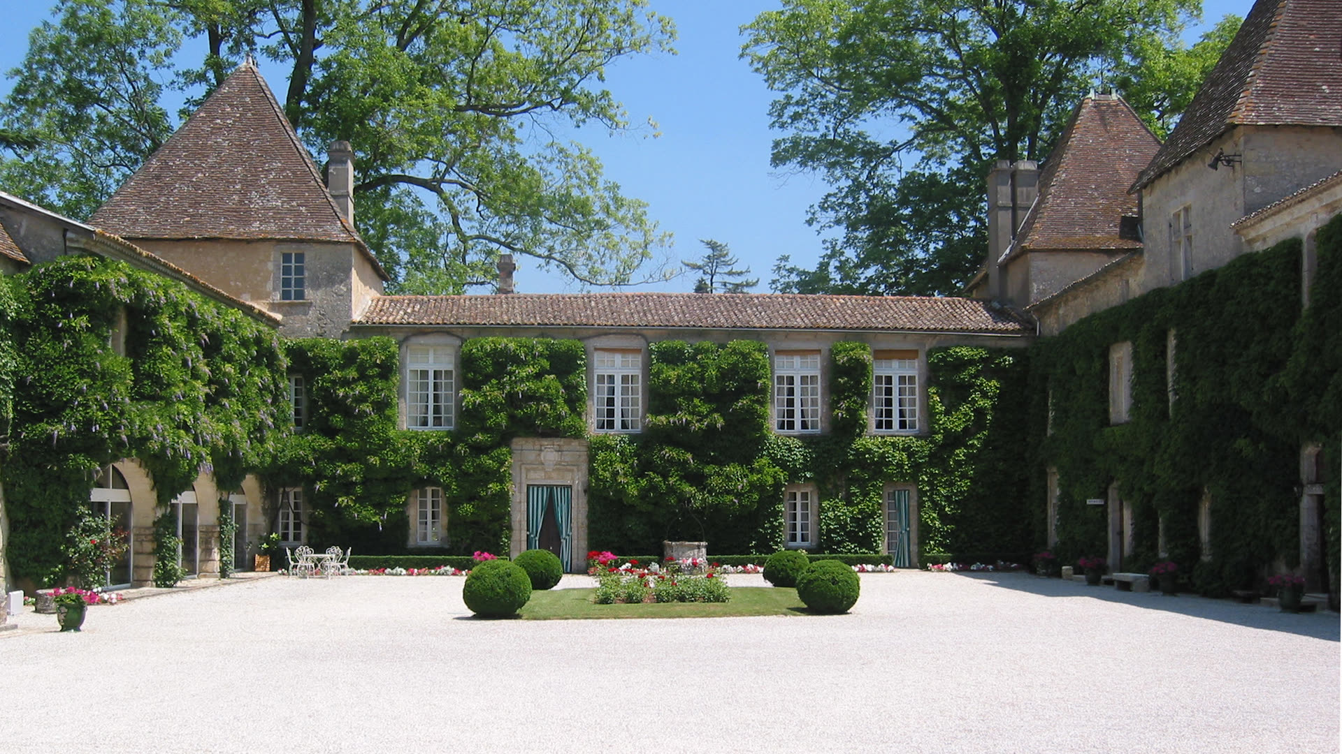 Vignoble Pessac-Léognan — paysage typique du sud girondin (illustration Bouliac)